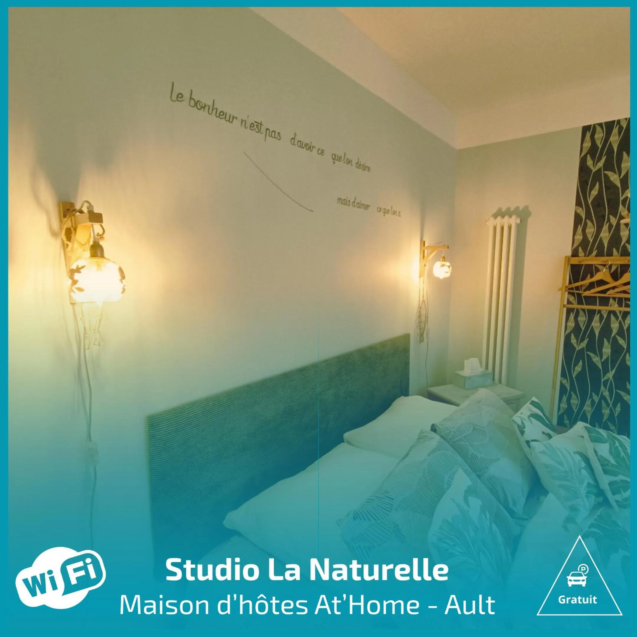 Bed in Maison d'hôtes "At'Home"