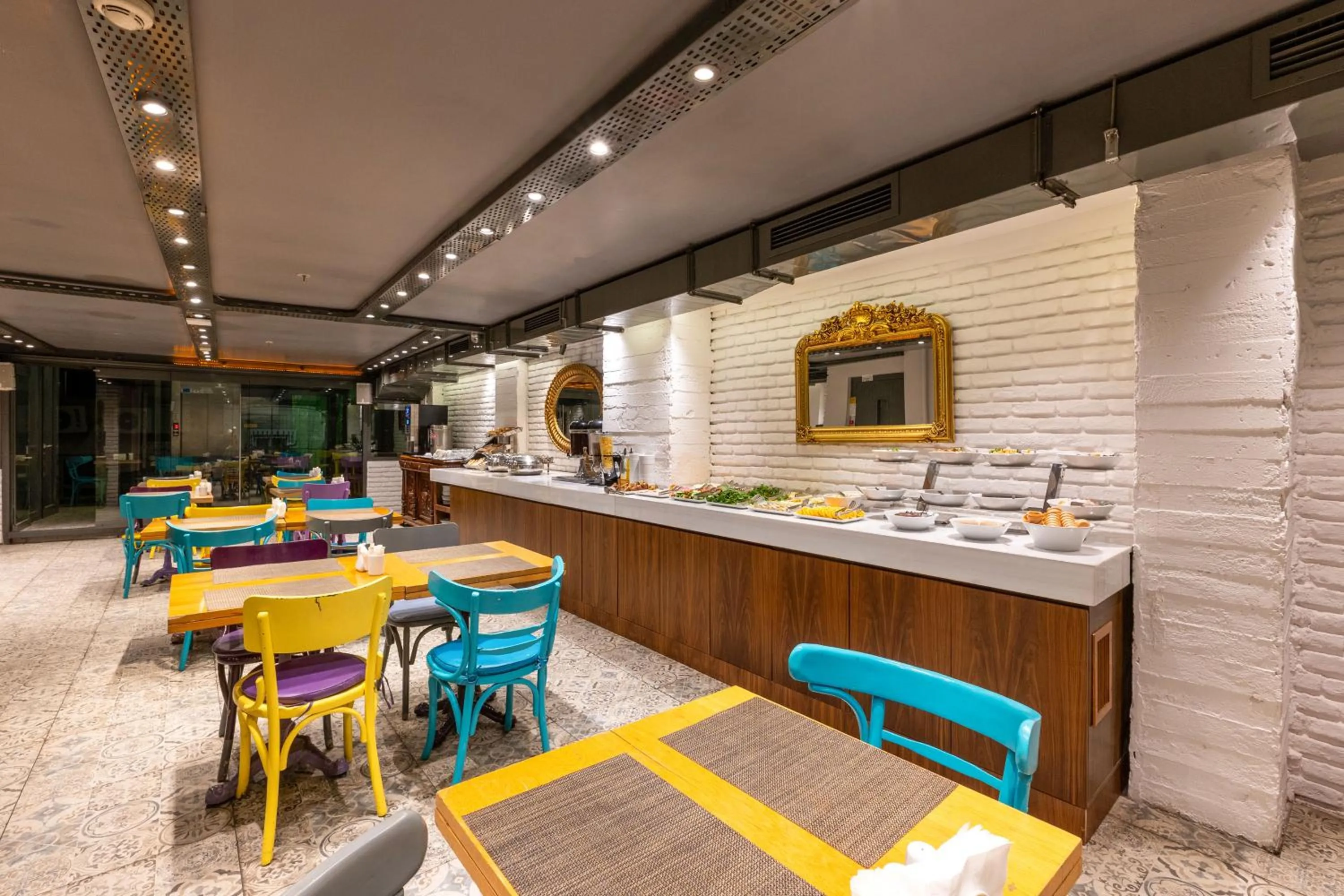 Breakfast in Tulip City Hotel & Spa