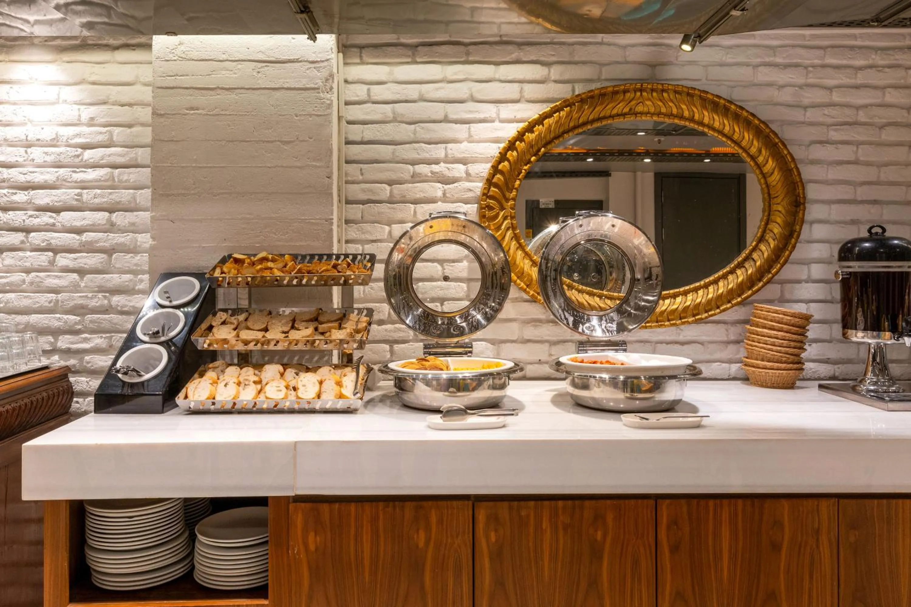 Breakfast in Tulip City Hotel & Spa