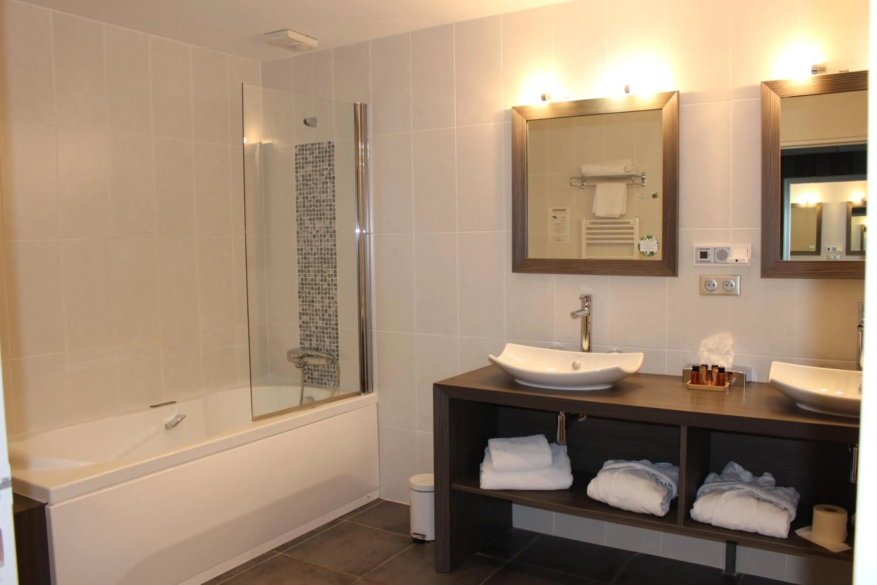 Le Konine - Hotel & Bar & Restaurant