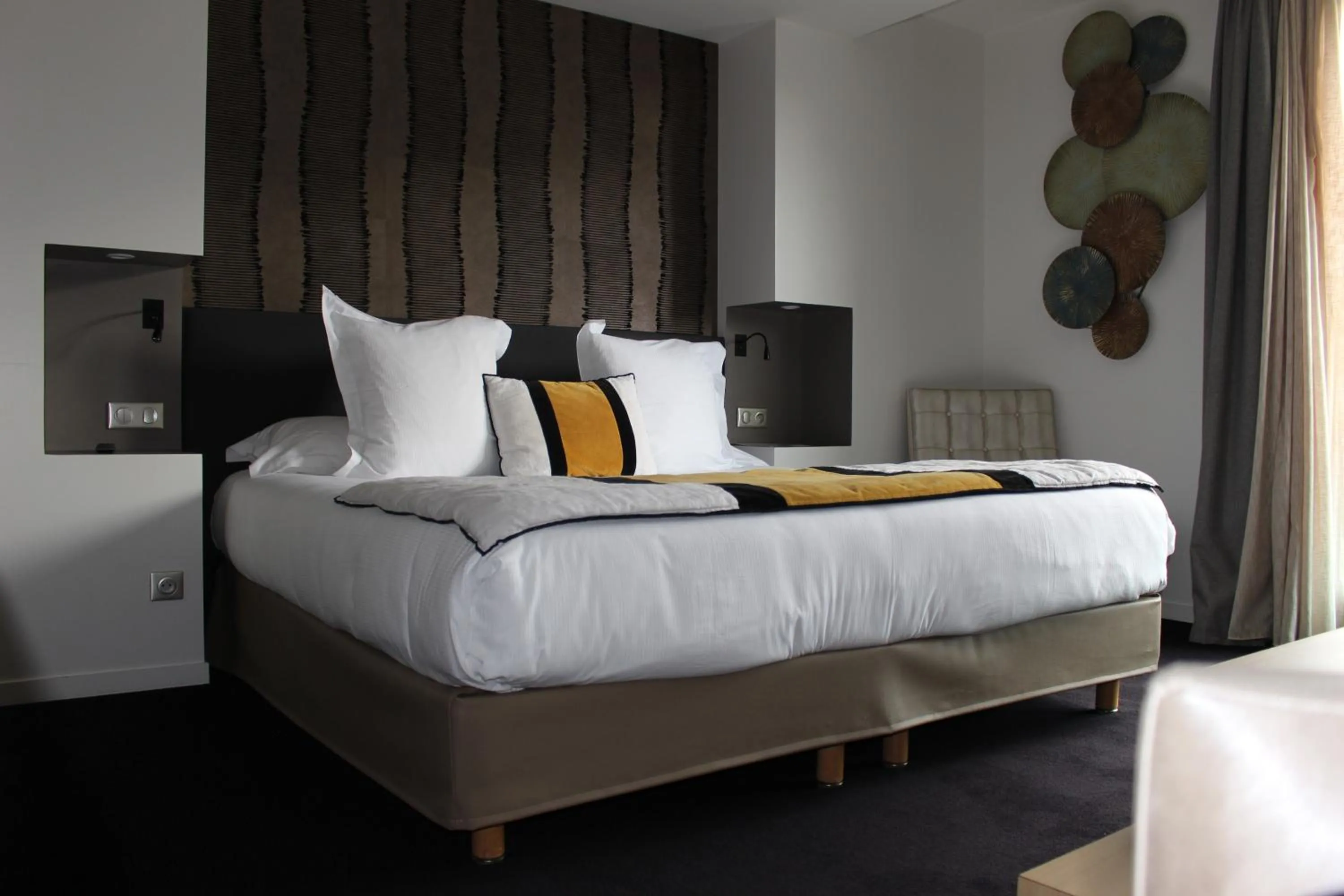 Bed in Le Konine - Hotel & Bar & Restaurant