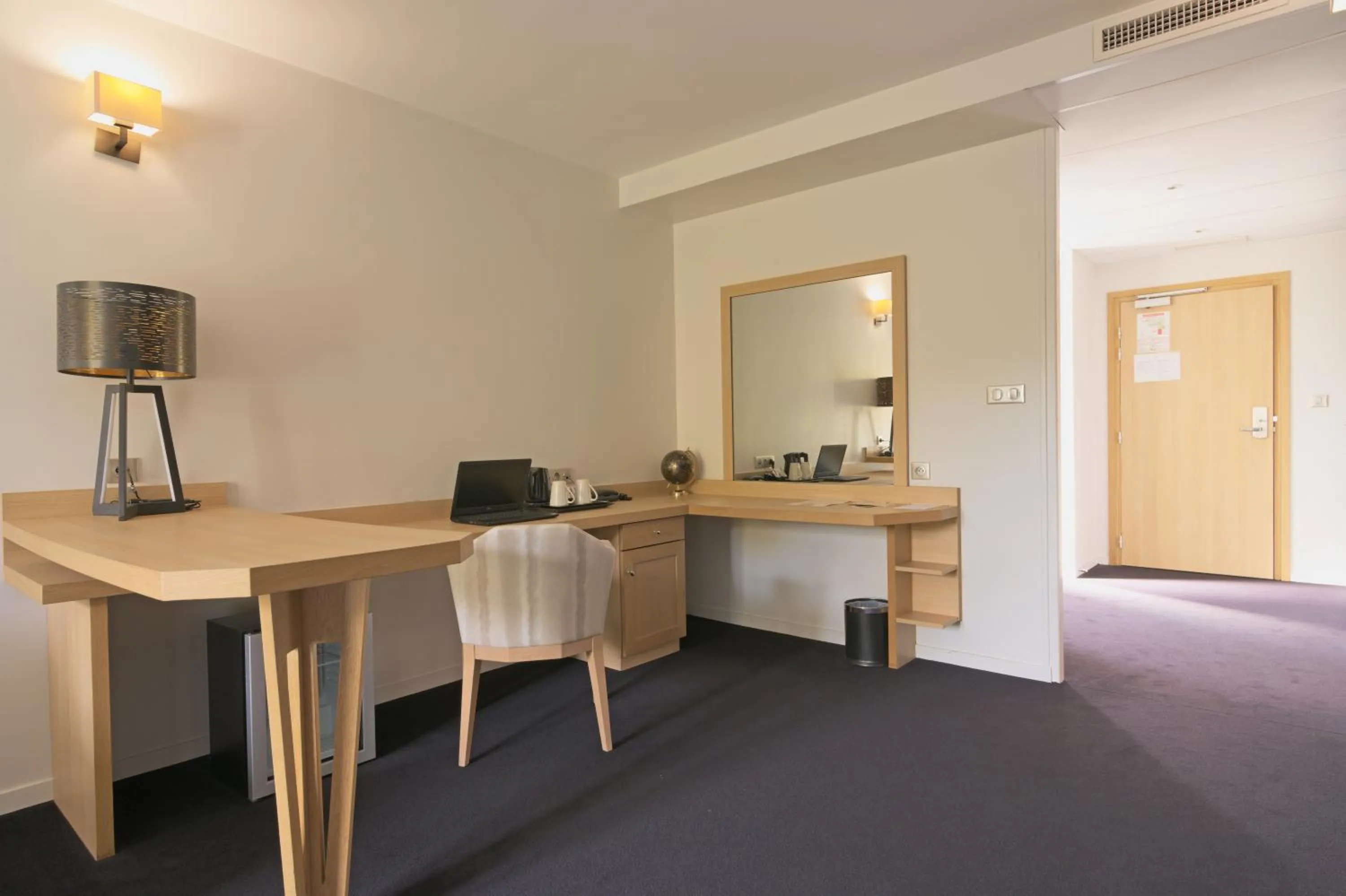 Seating area in Le Konine - Hotel & Bar & Restaurant