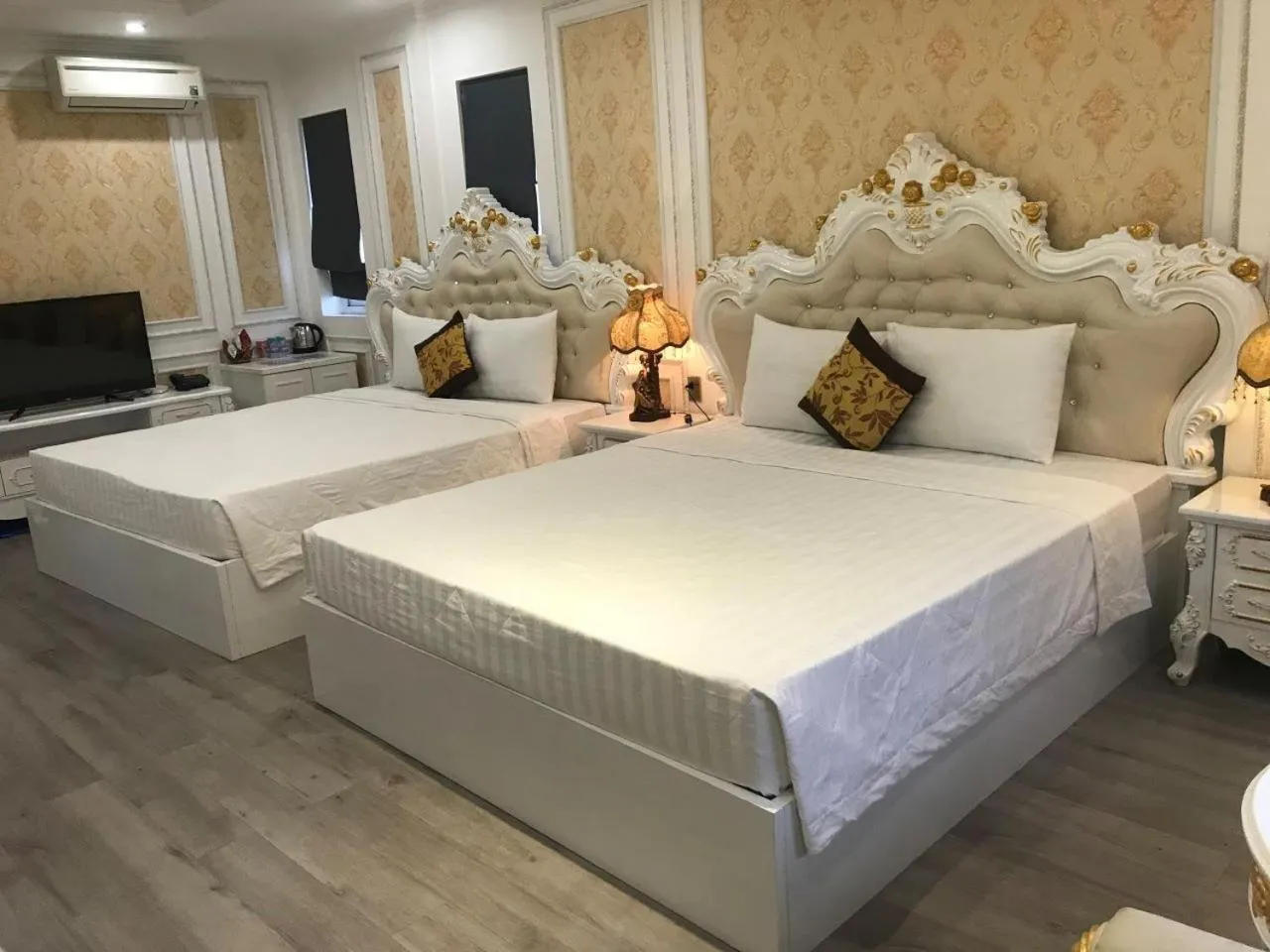 Bed in THANH TAI HOTEl 1