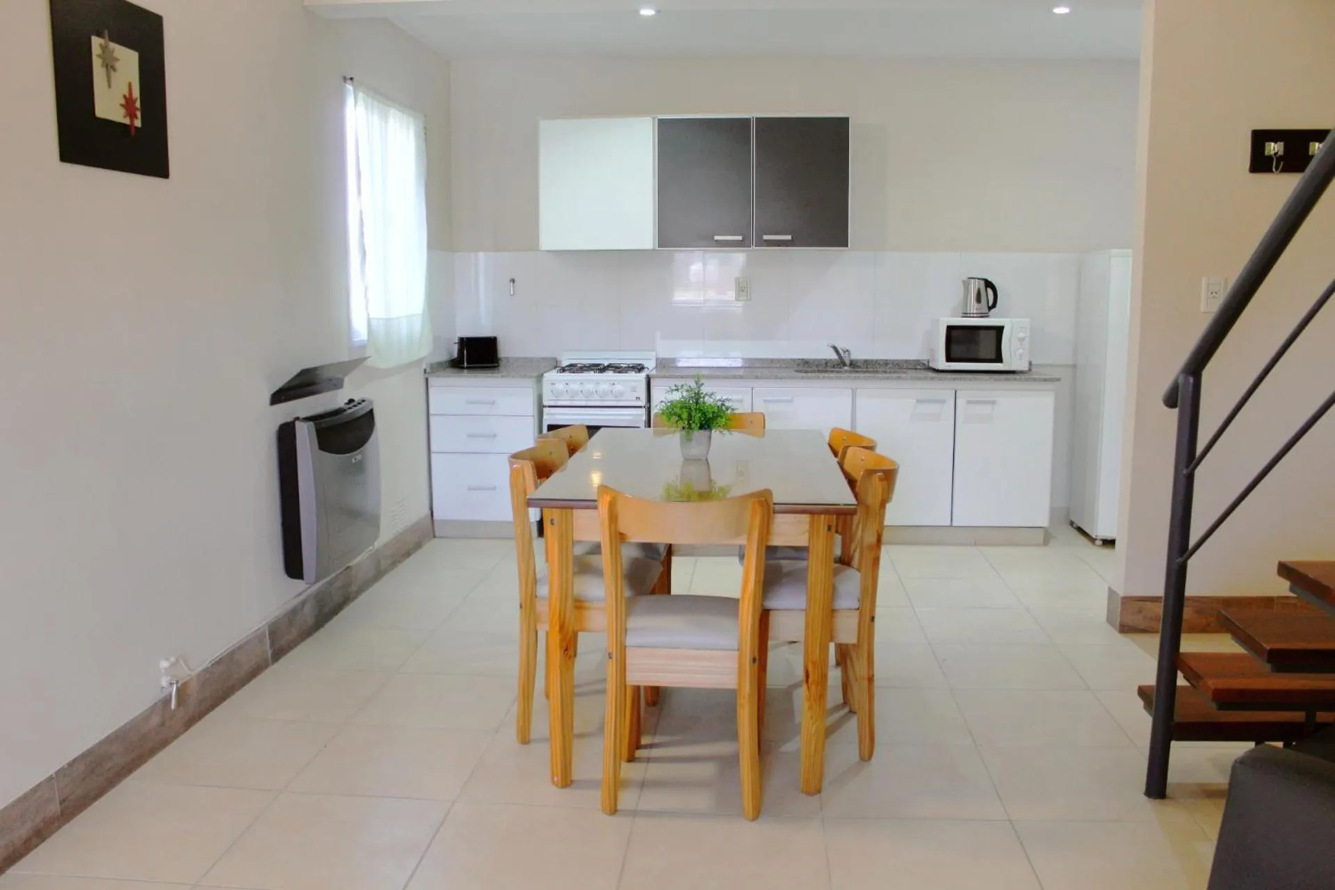 Dining area in Soltigua Apart Hotel Mendoza
