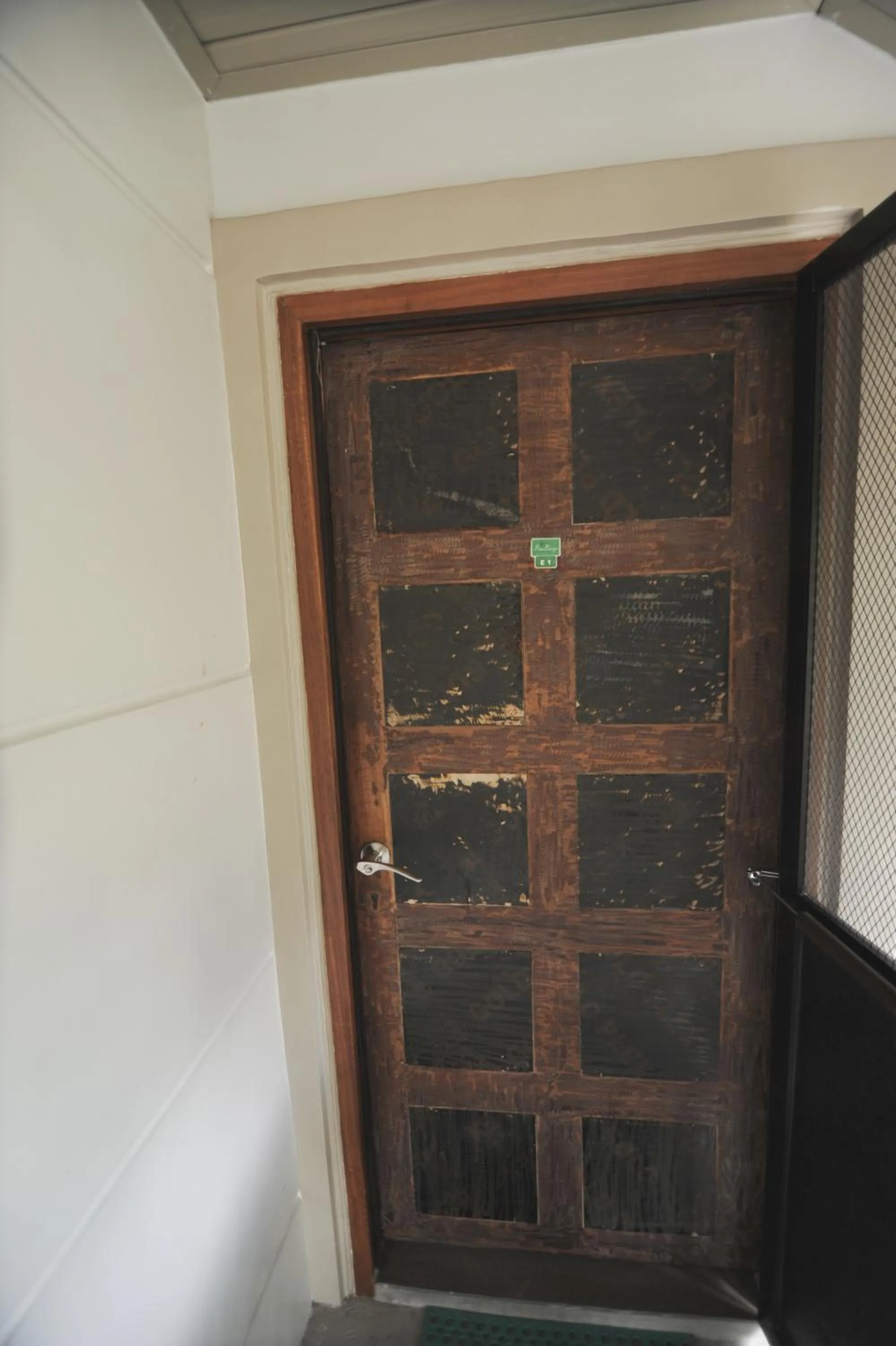 Facade/entrance in Pine Breeze Cottages