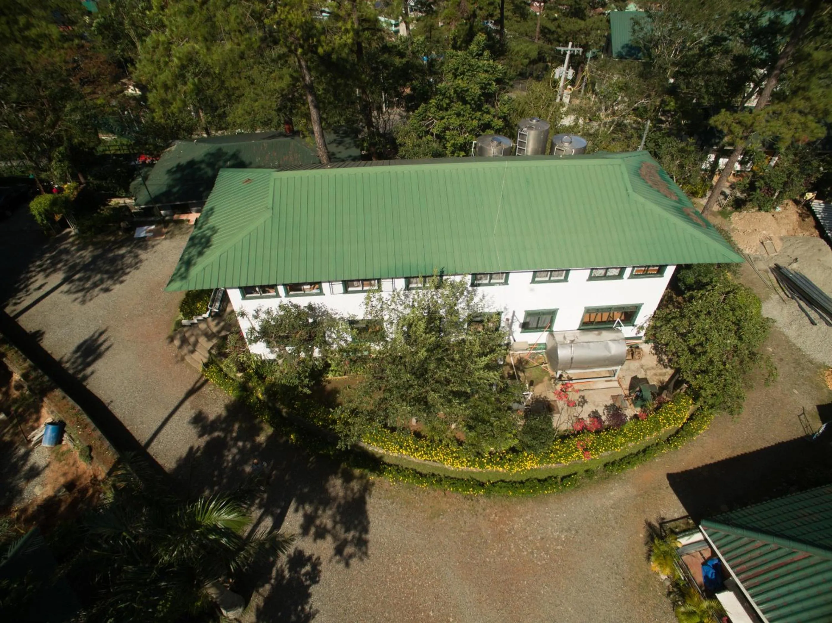 Property building in Pine Breeze Cottages