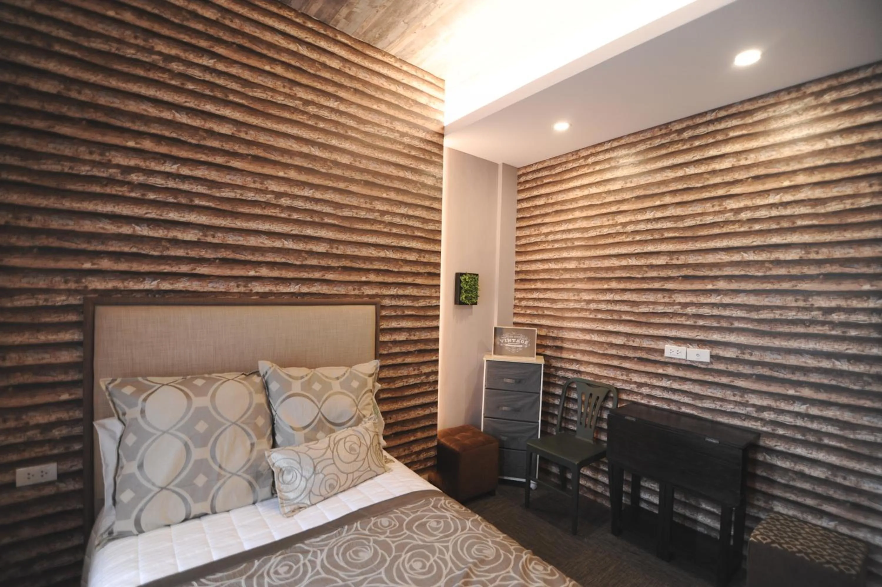 Bedroom, Bed in Pine Breeze Cottages