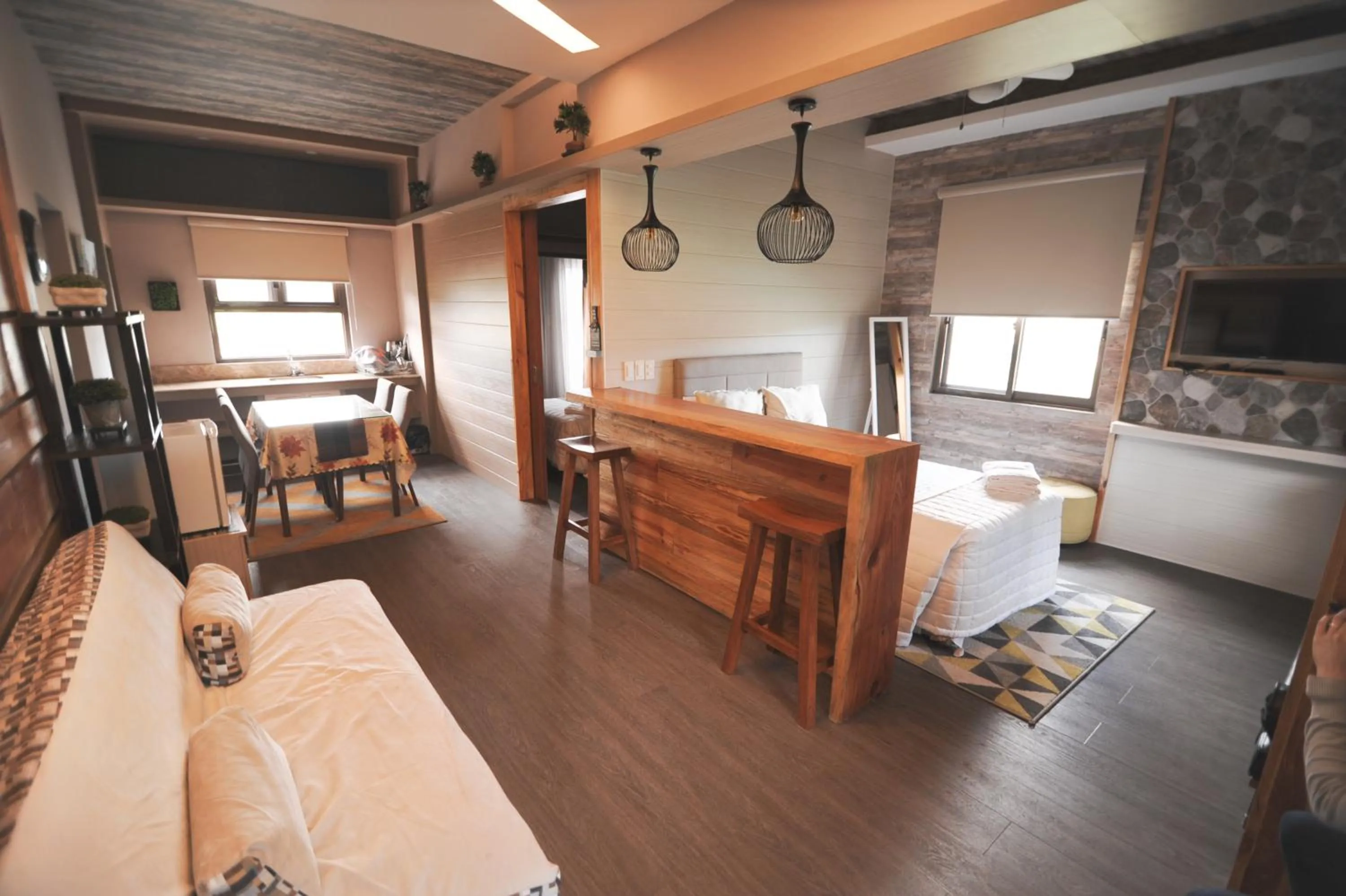 Living room in Pine Breeze Cottages