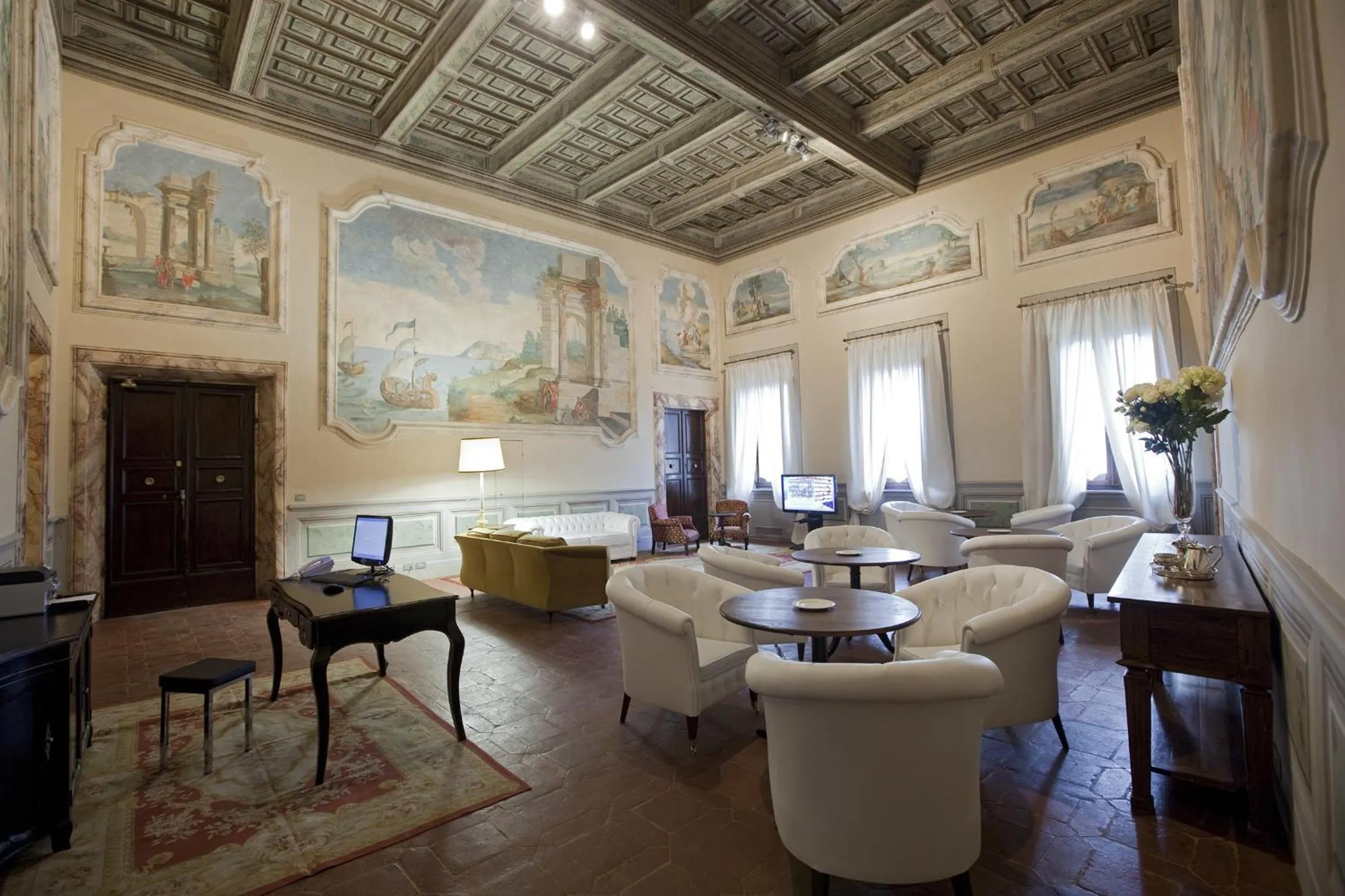 Communal lounge/ TV room in Palazzo Carletti