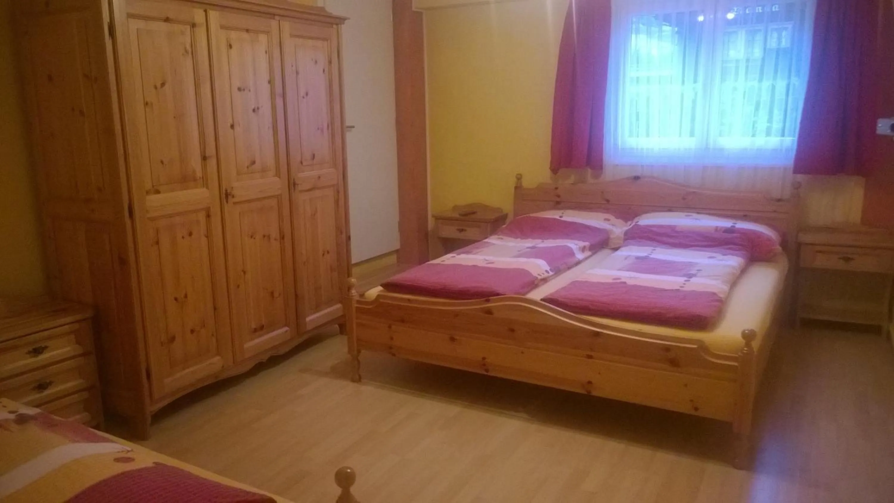 Photo of the whole room, Bed in Hotel Klein Matterhorn