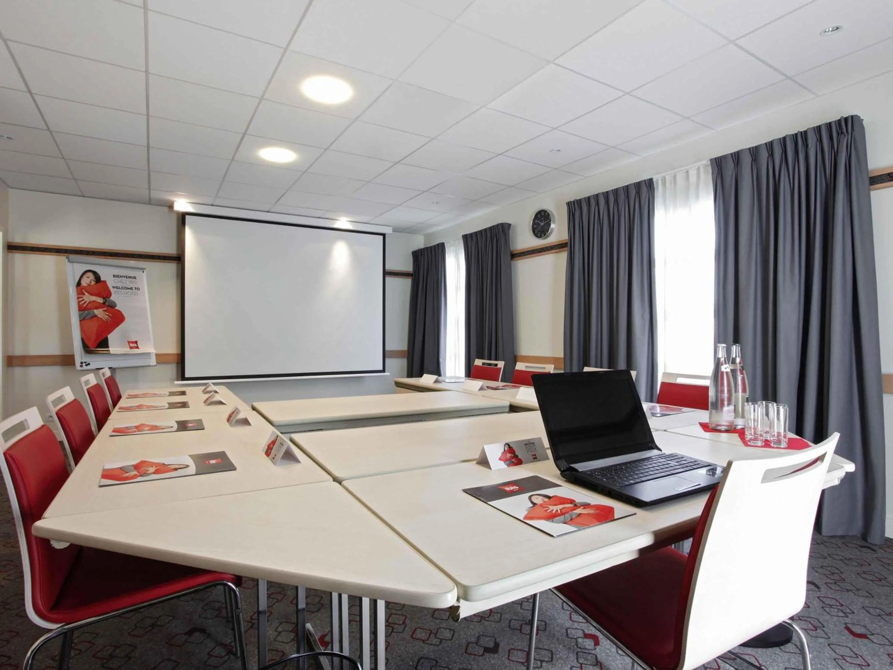 Meeting/conference room in ibis Manosque Cadarache