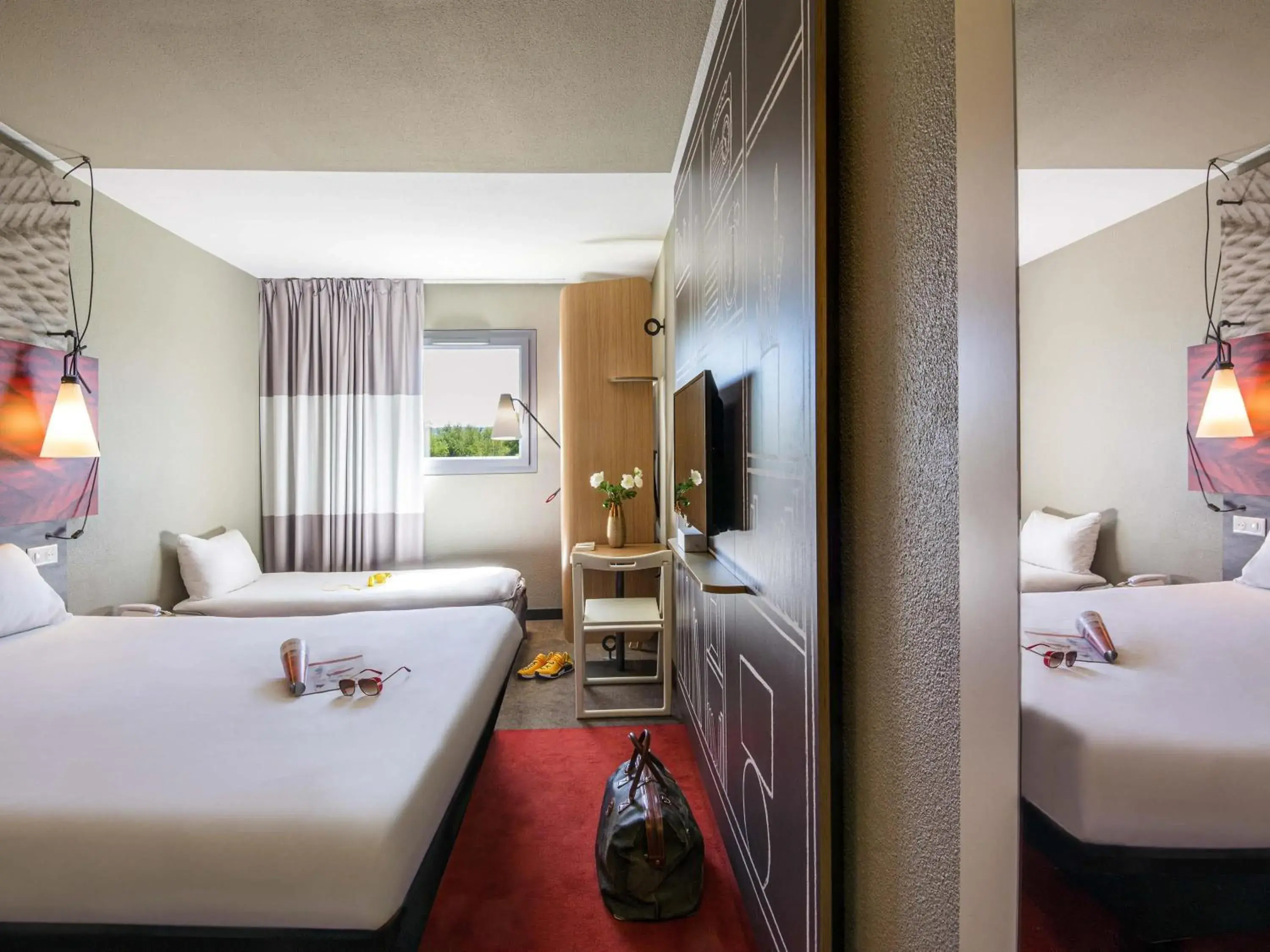 Bedroom, Bed in ibis Manosque Cadarache Bedroom, Bed in ibis Manosque Cadarache