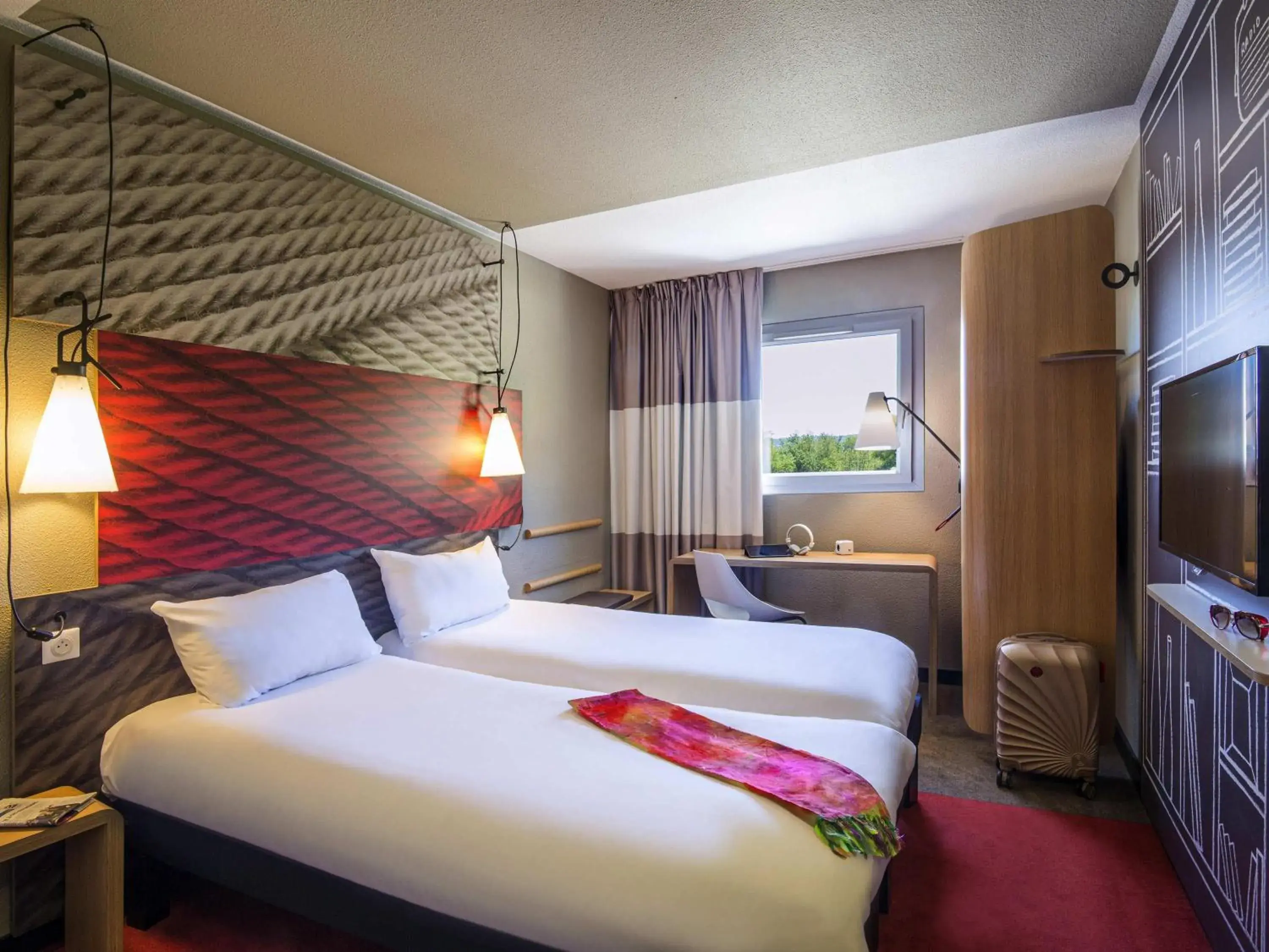 Bedroom, Bed in ibis Manosque Cadarache Bedroom, Bed in ibis Manosque Cadarache