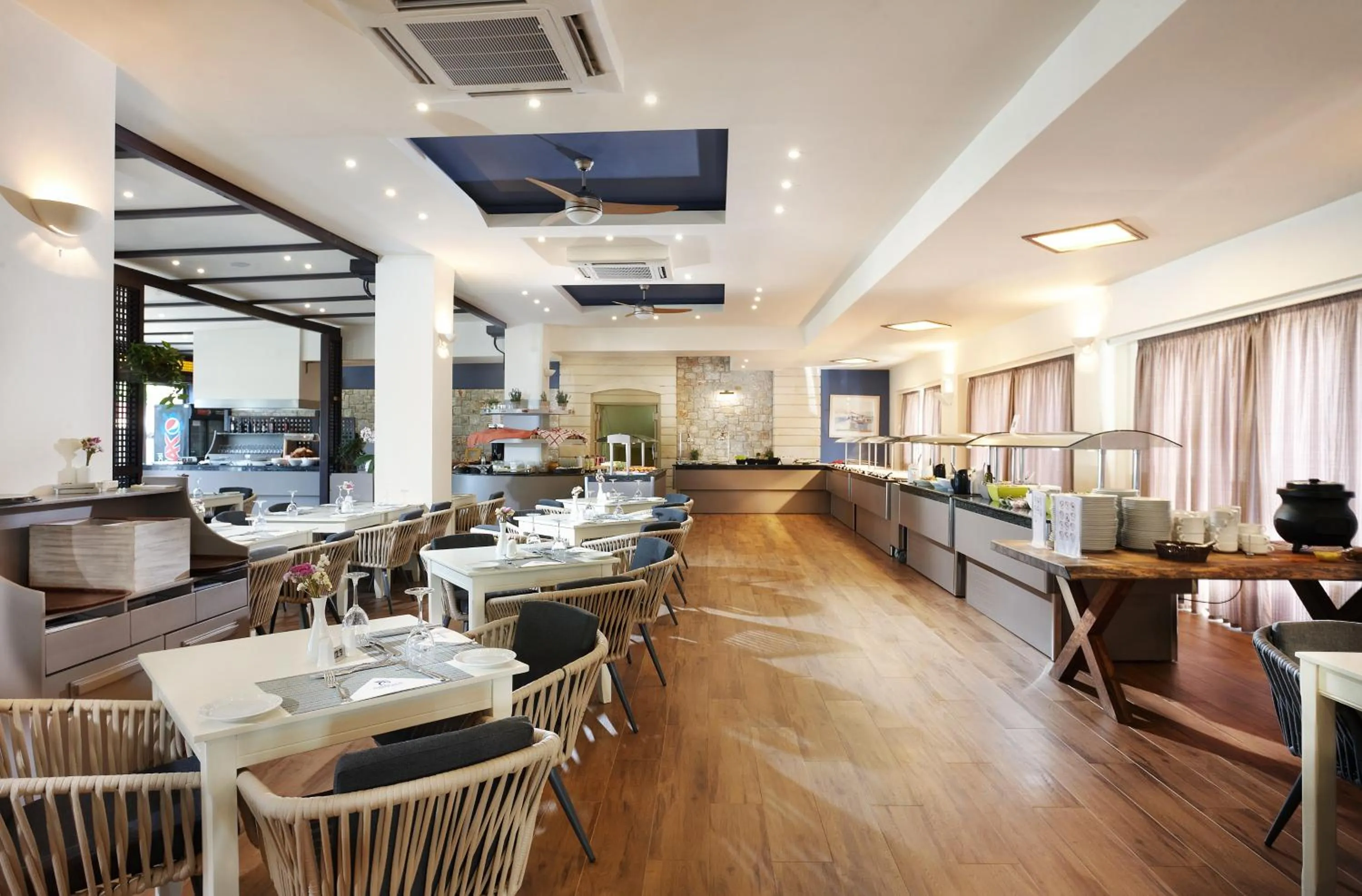 Restaurant/places to eat in Giannoulis – Santa Marina Beach Hotel