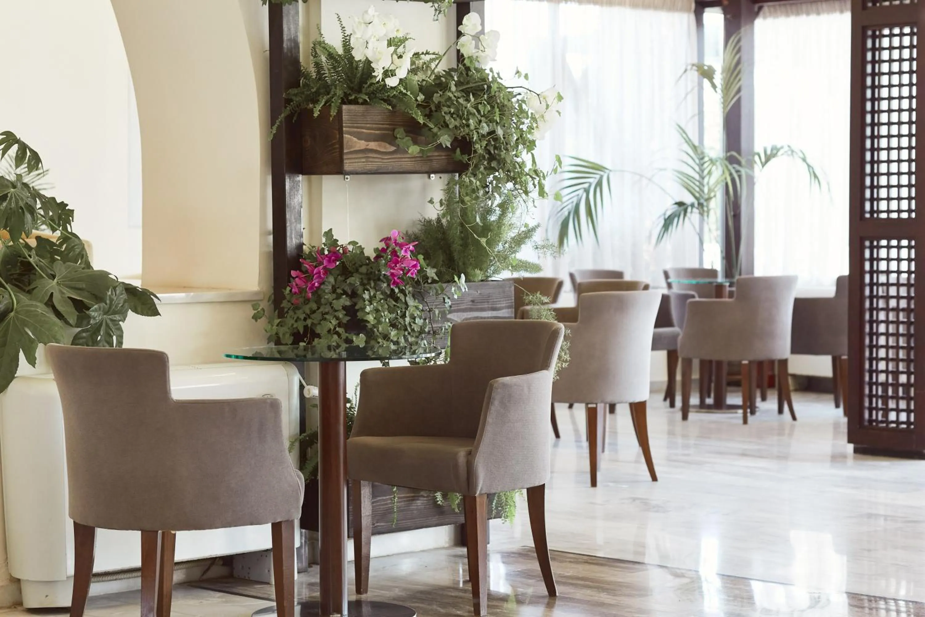 Communal lounge/ TV room in Giannoulis – Santa Marina Beach Hotel