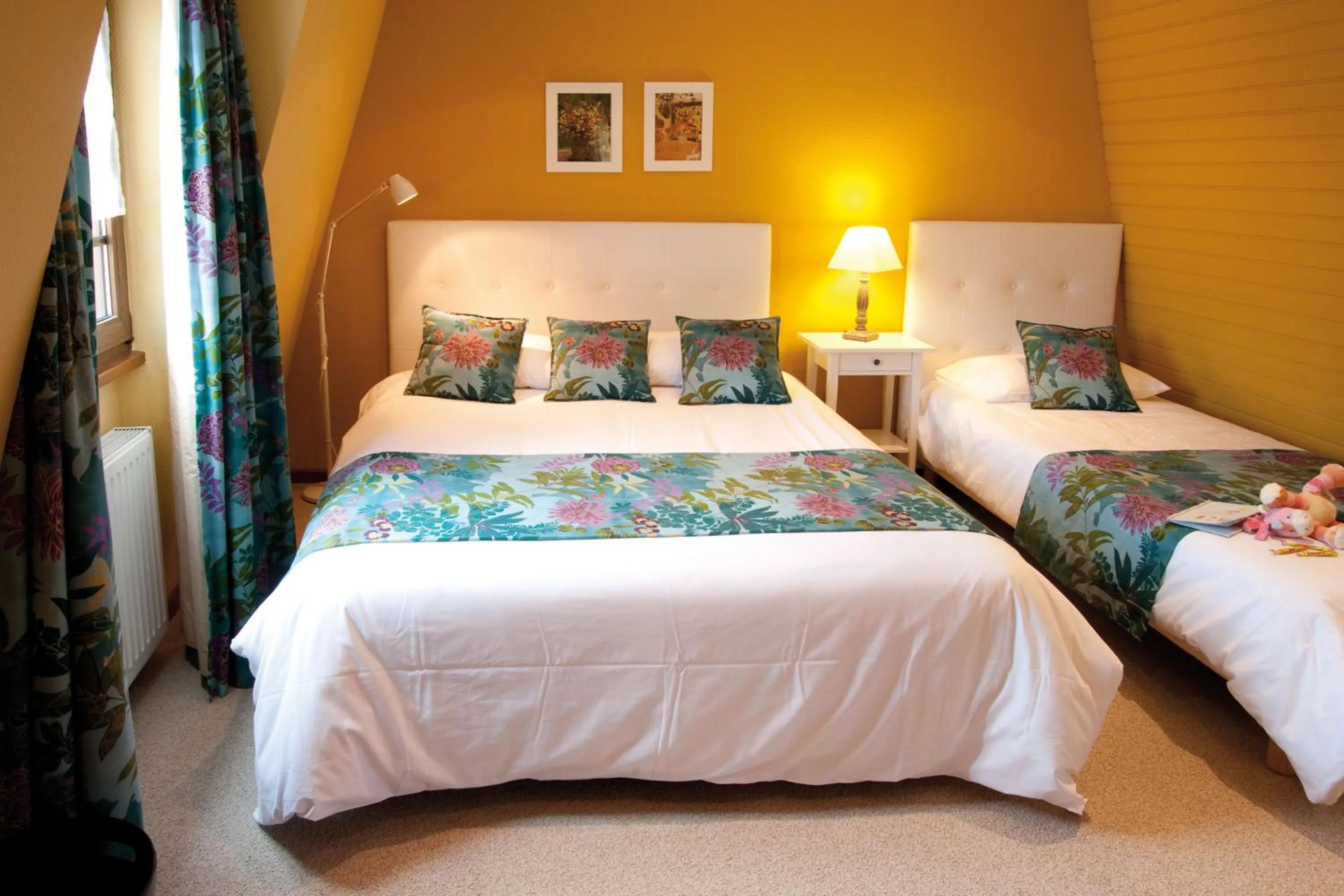 Bedroom, Bed in Le Gouverneur Hotel