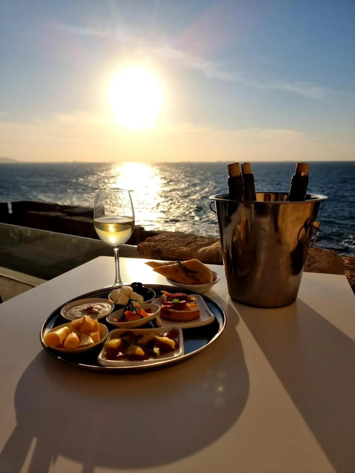 Restaurant/places to eat in Akotika boutique