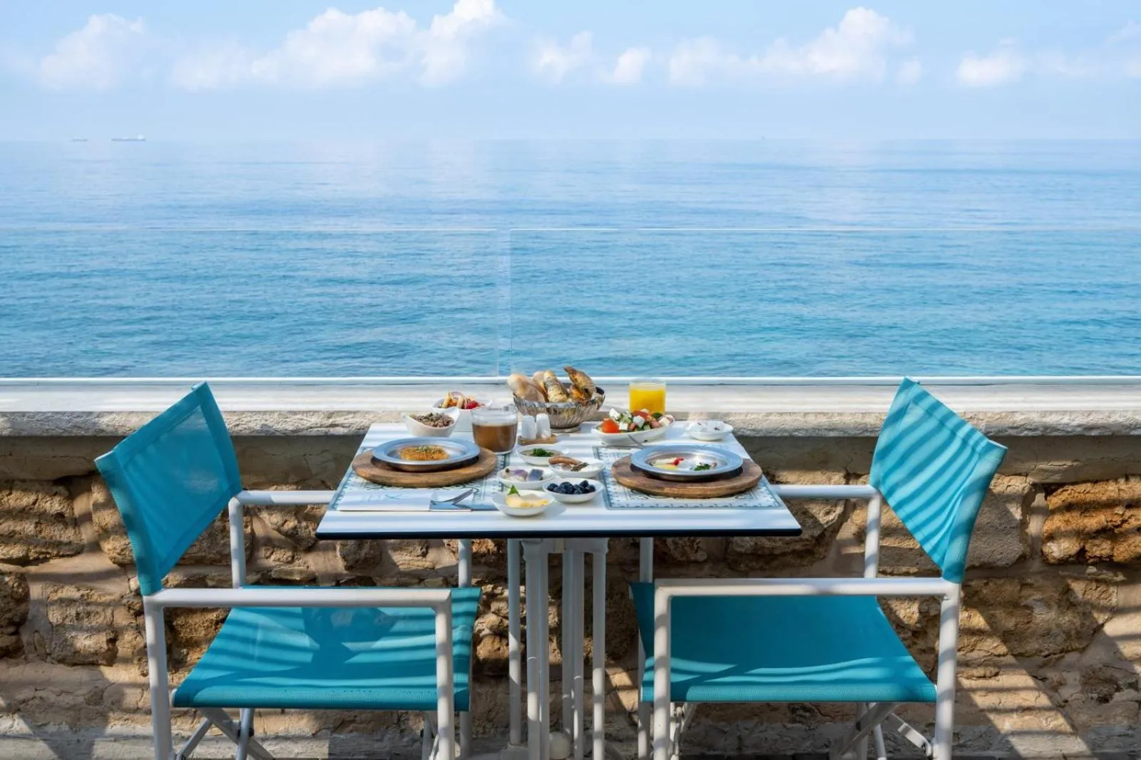 Restaurant/places to eat in Akotika boutique