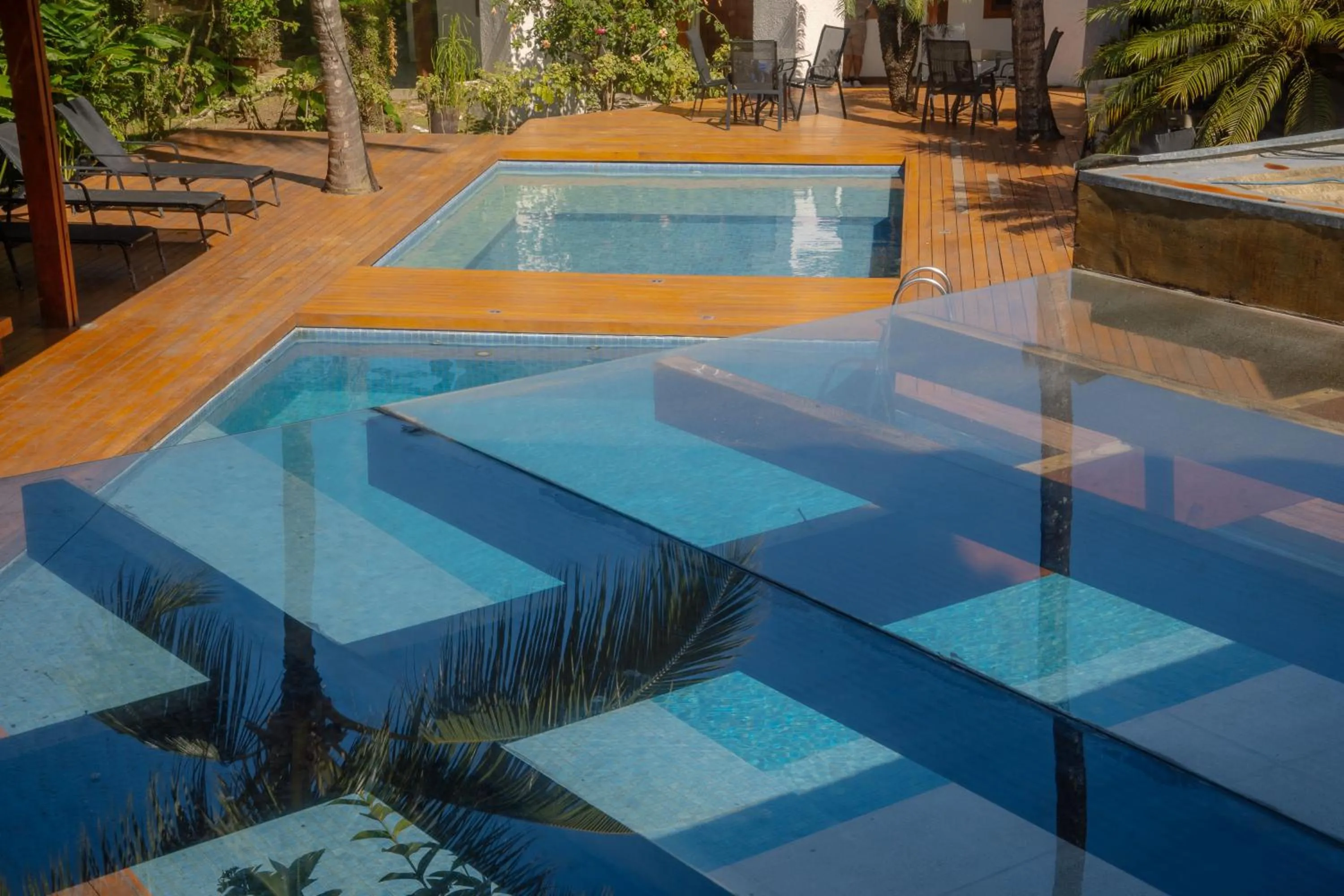 Swimming pool in Hotel Flamingo Beach by HC