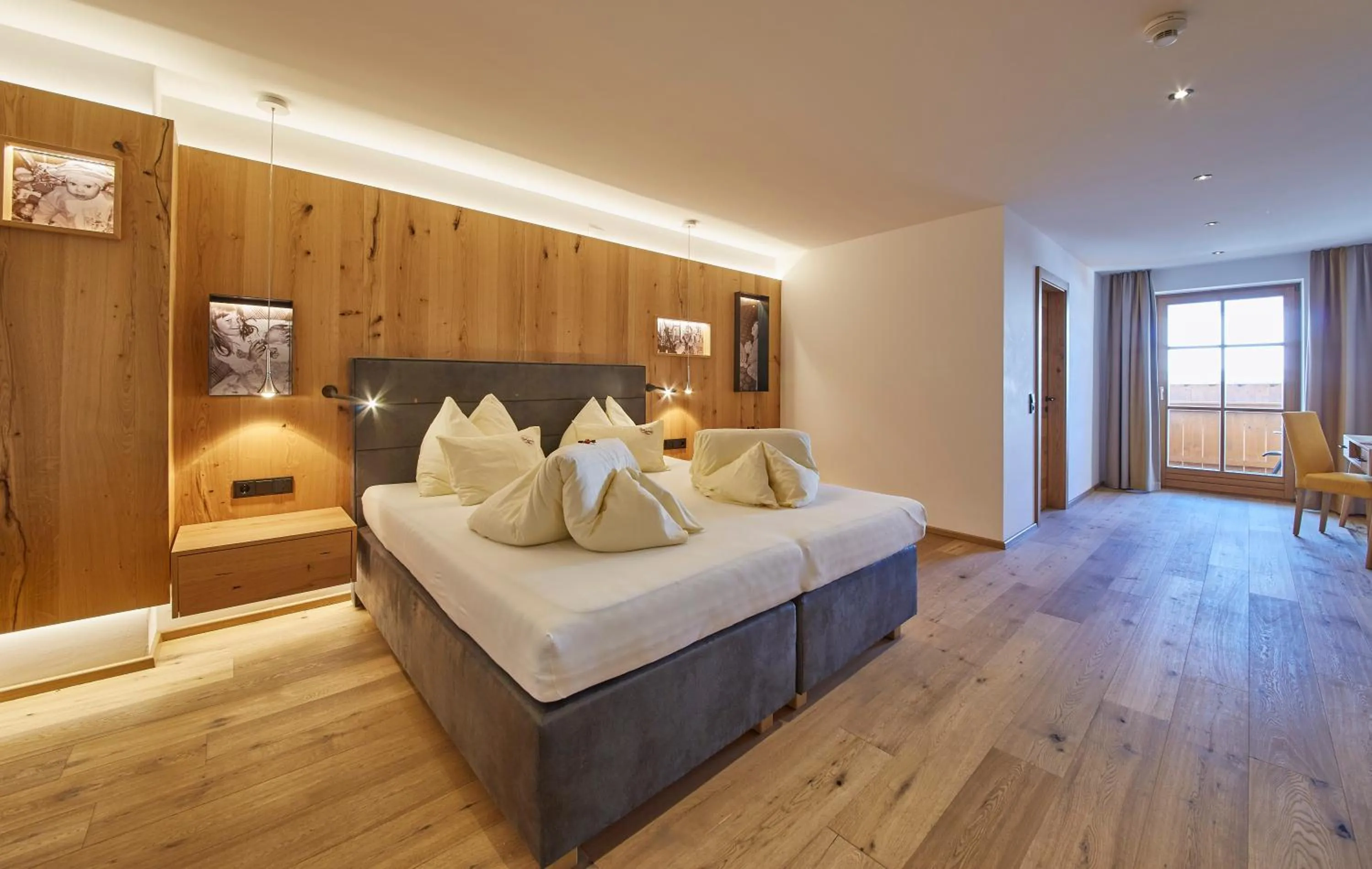 Bed in Bauernhof Hotel Oberschwarzach