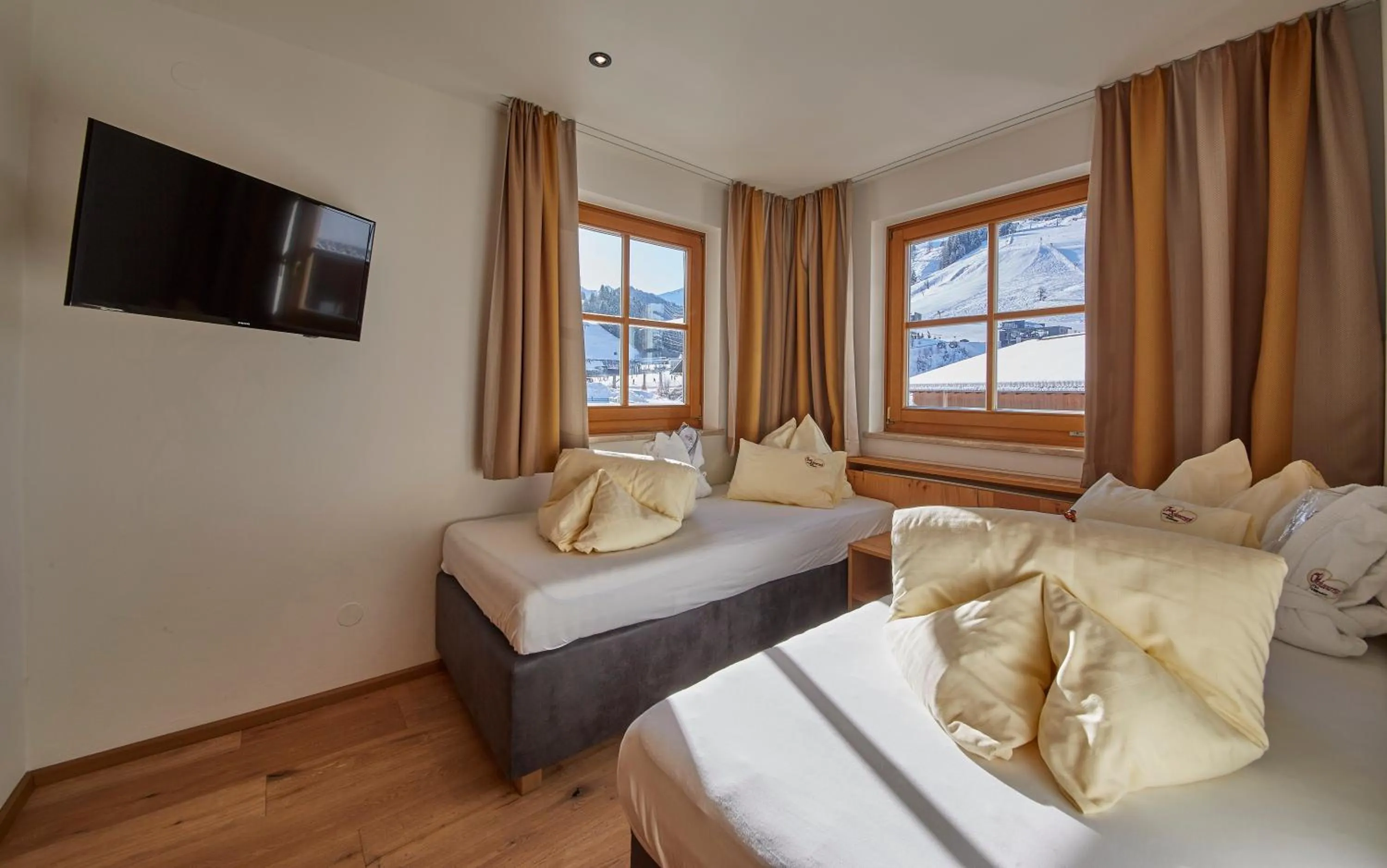 Bed in Bauernhof Hotel Oberschwarzach