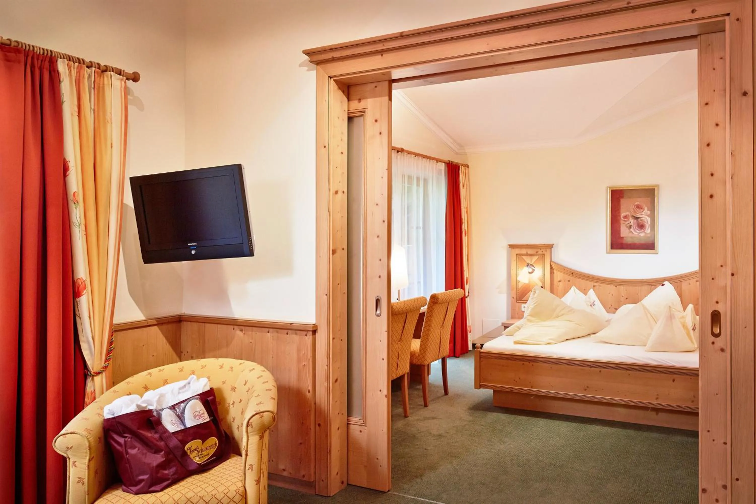 Photo of the whole room, Bed in Bauernhof Hotel Oberschwarzach