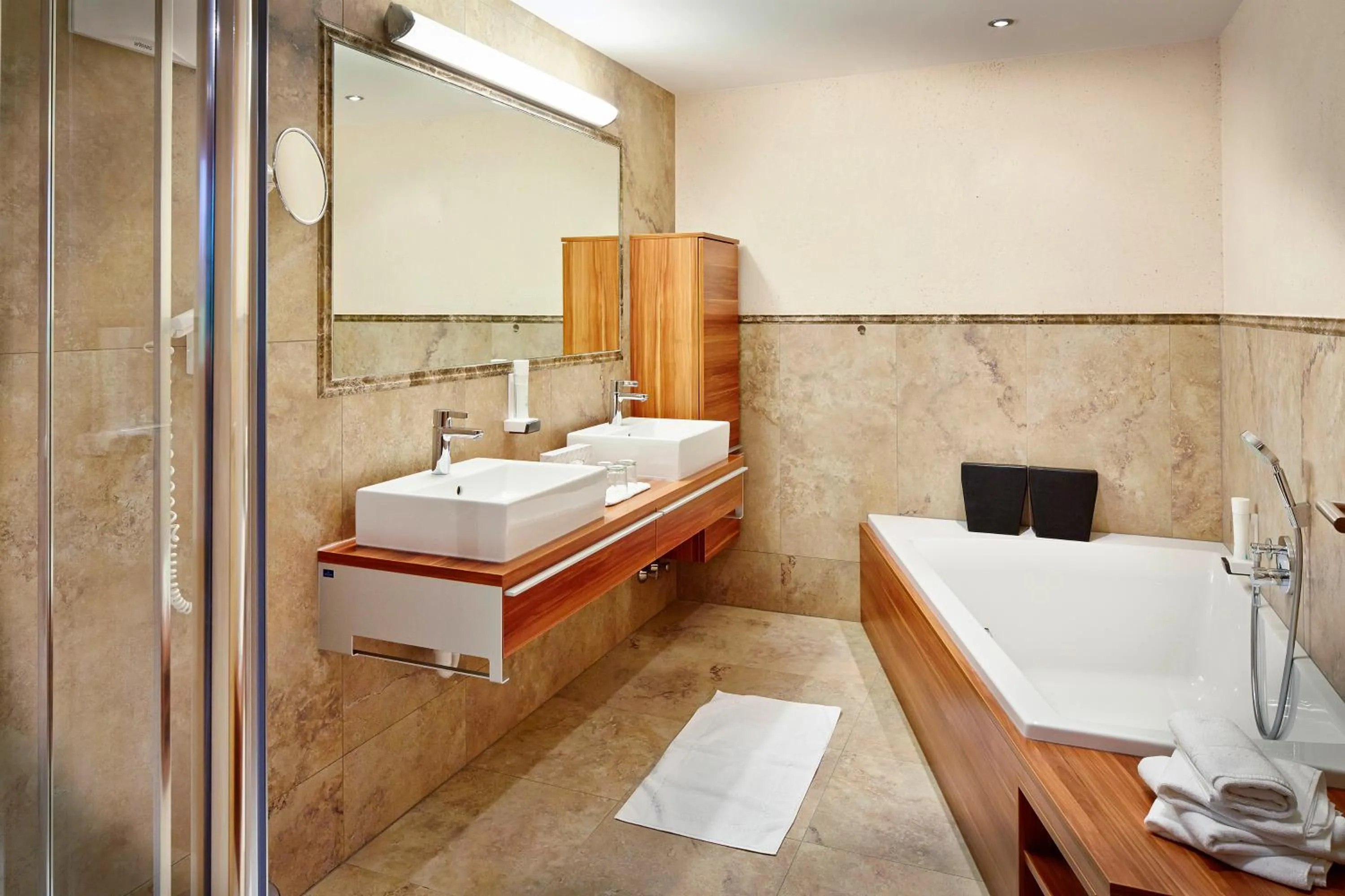 Bathroom in Bauernhof Hotel Oberschwarzach