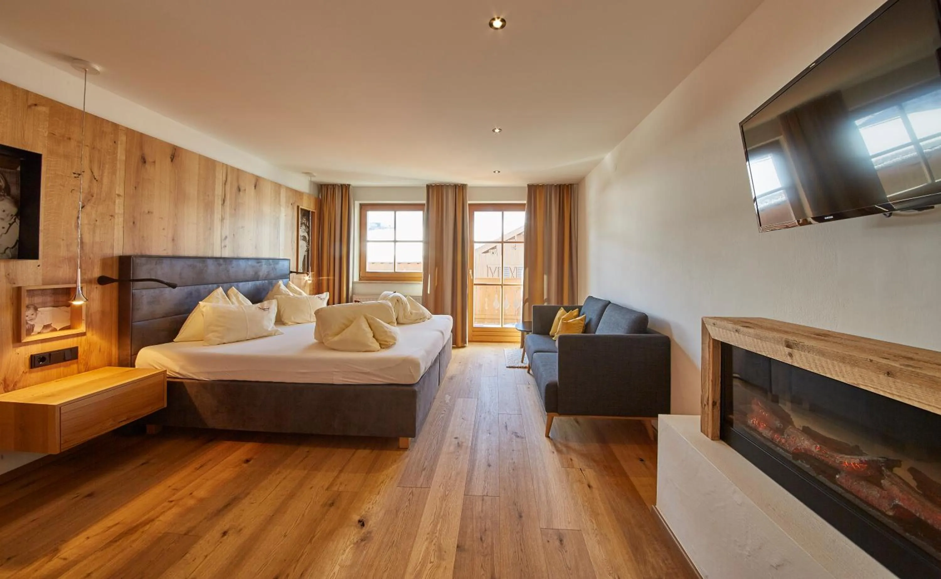 Bed in Bauernhof Hotel Oberschwarzach