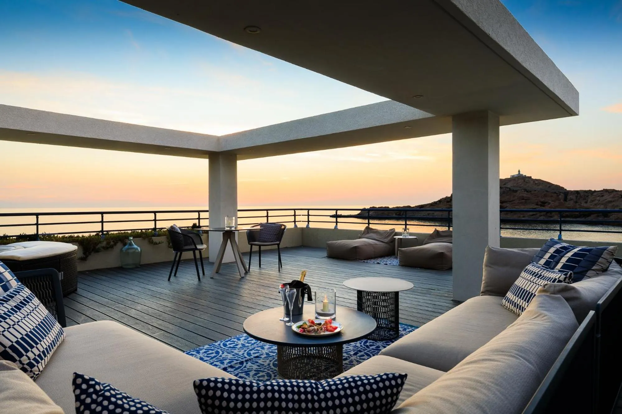 Patio in Best Western Premier Santa Maria