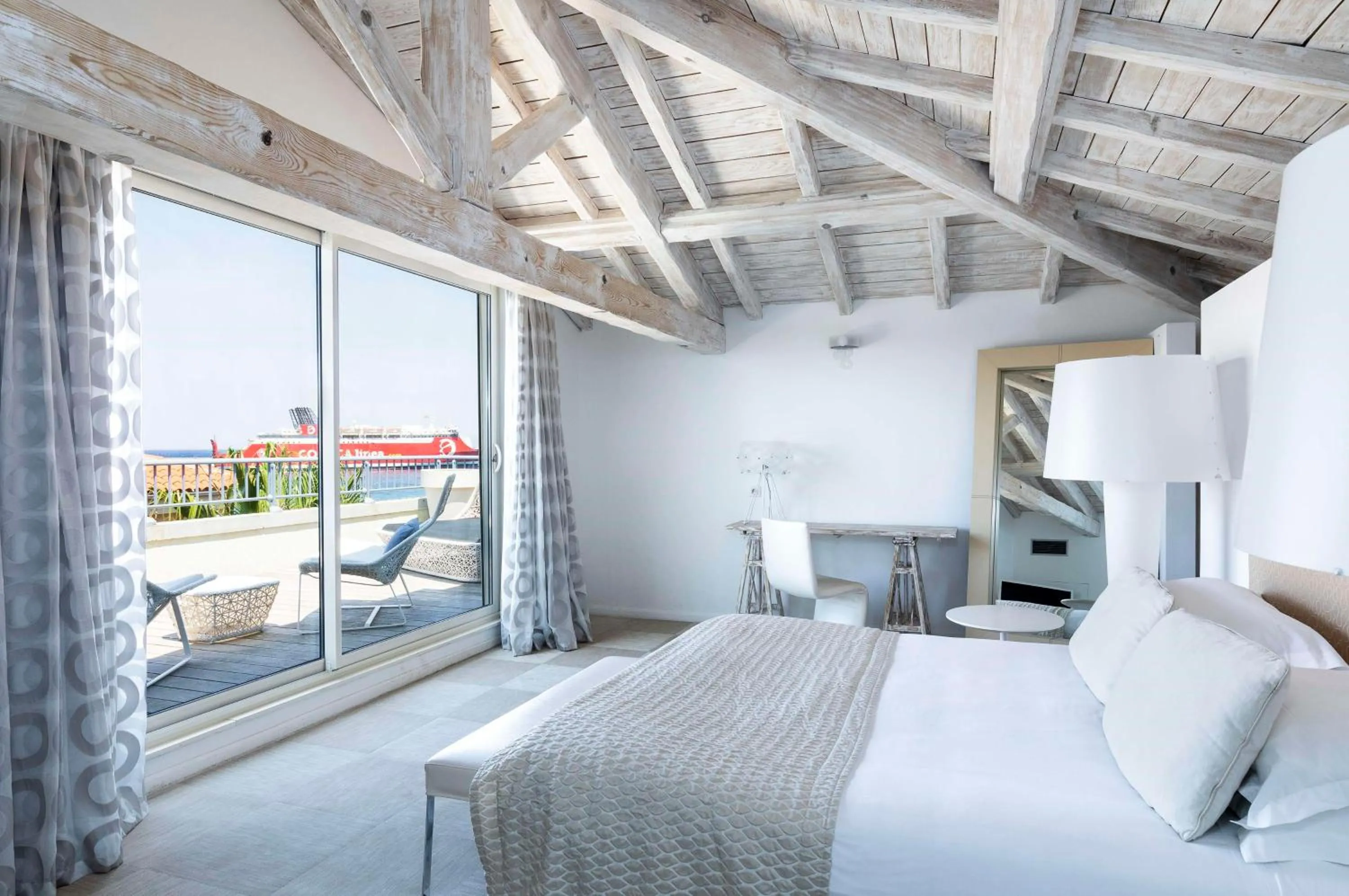 Photo of the whole room, Bed in Best Western Premier Santa Maria