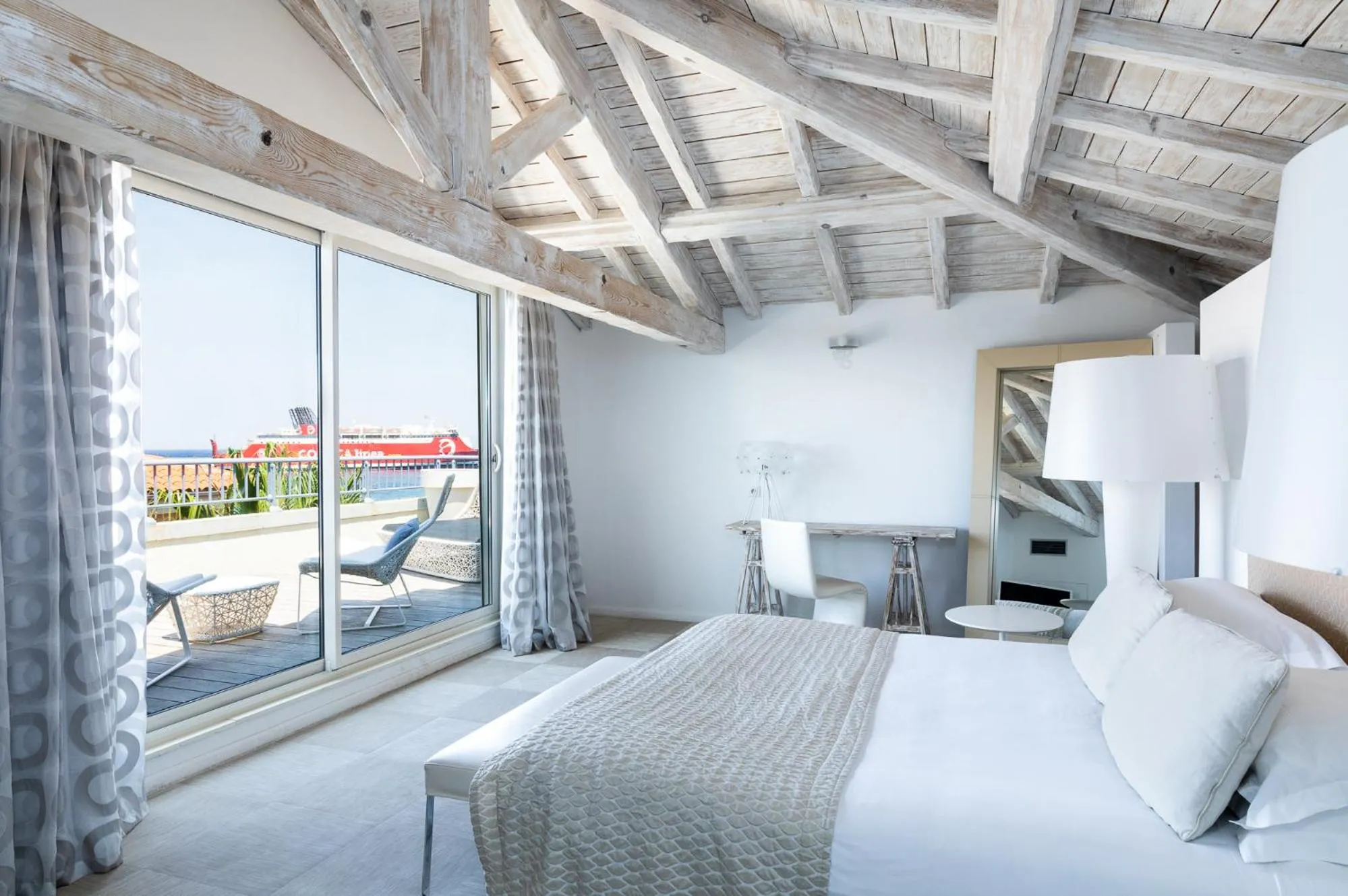 Bedroom, Bed in Best Western Premier Santa Maria