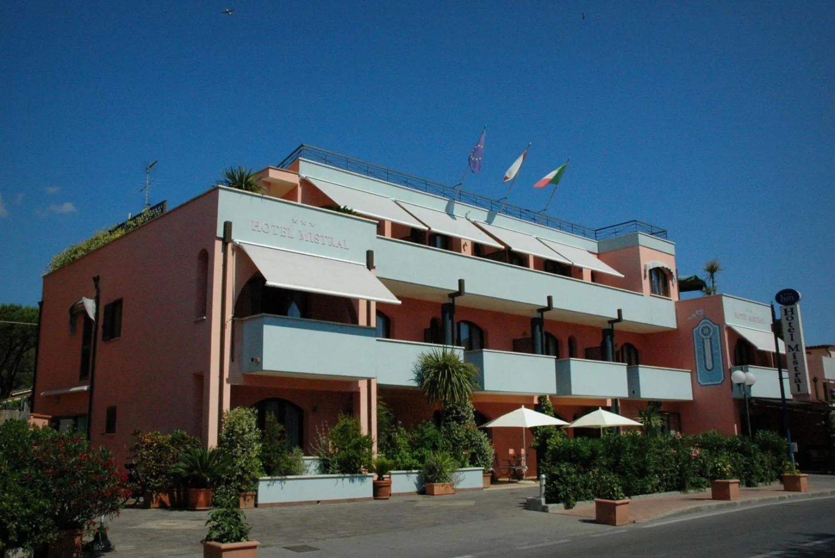 Property building in Hotel Mistral