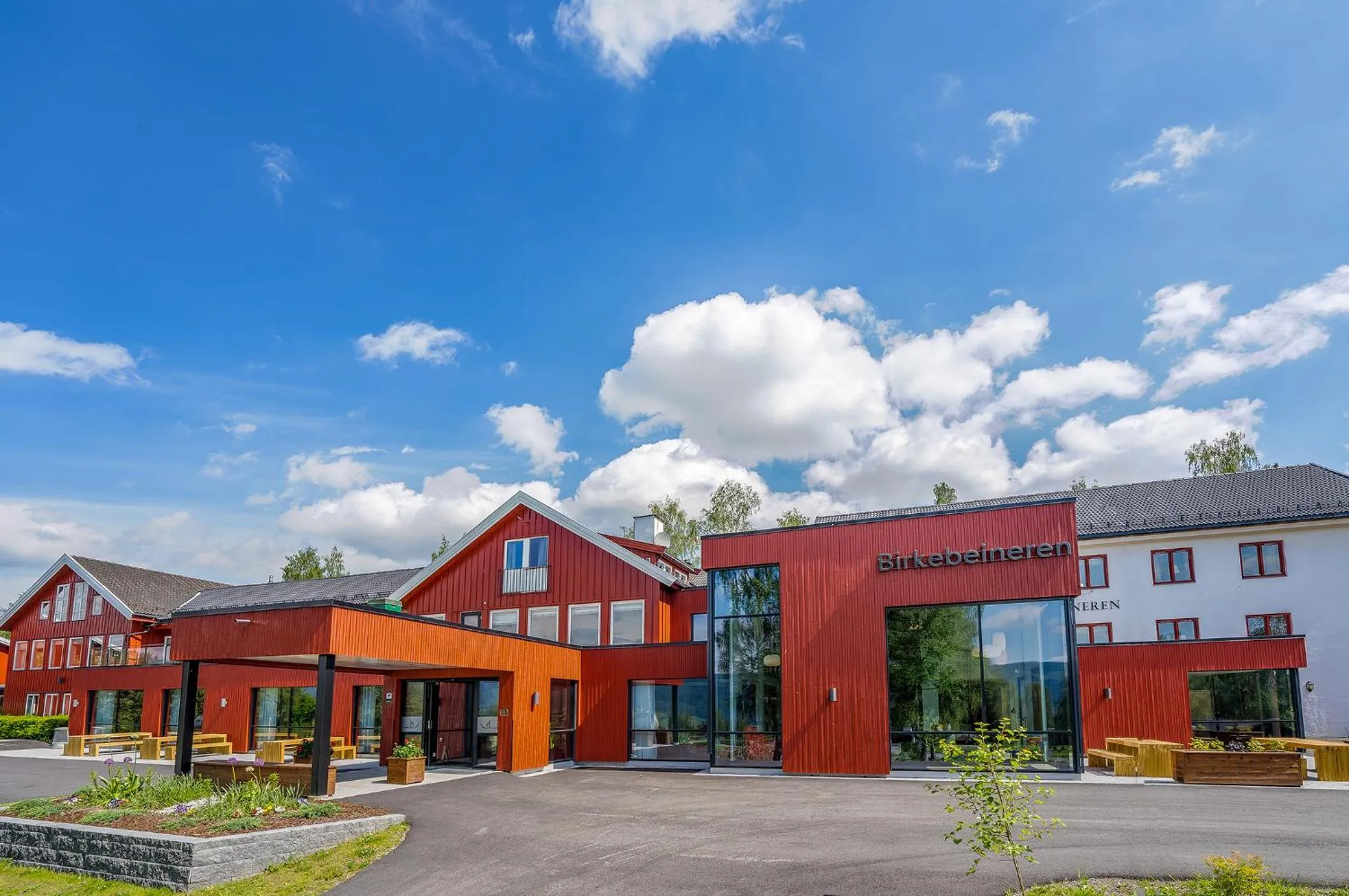 Birkebeineren Hotel & Apartments