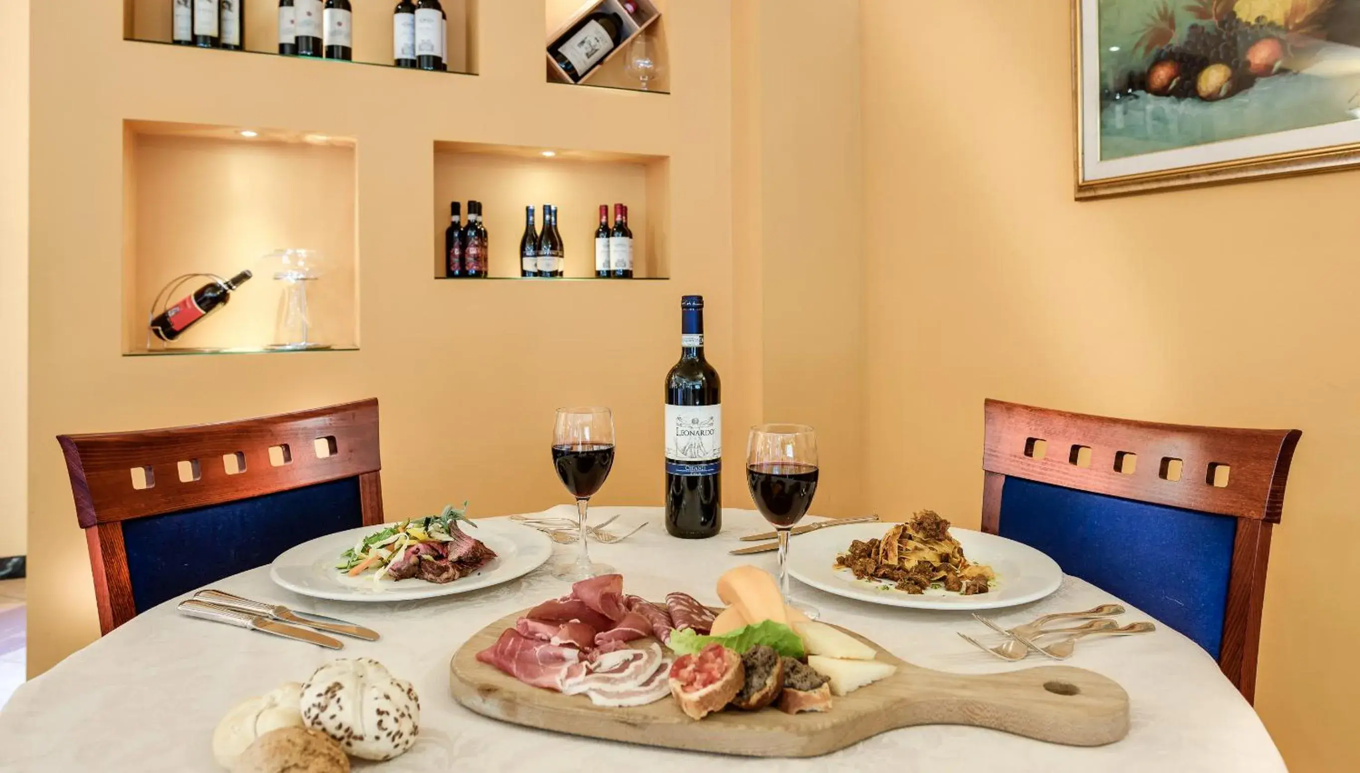 Restaurant/places to eat in Hotel Da Vinci Restaurant/places to eat in Hotel Da Vinci