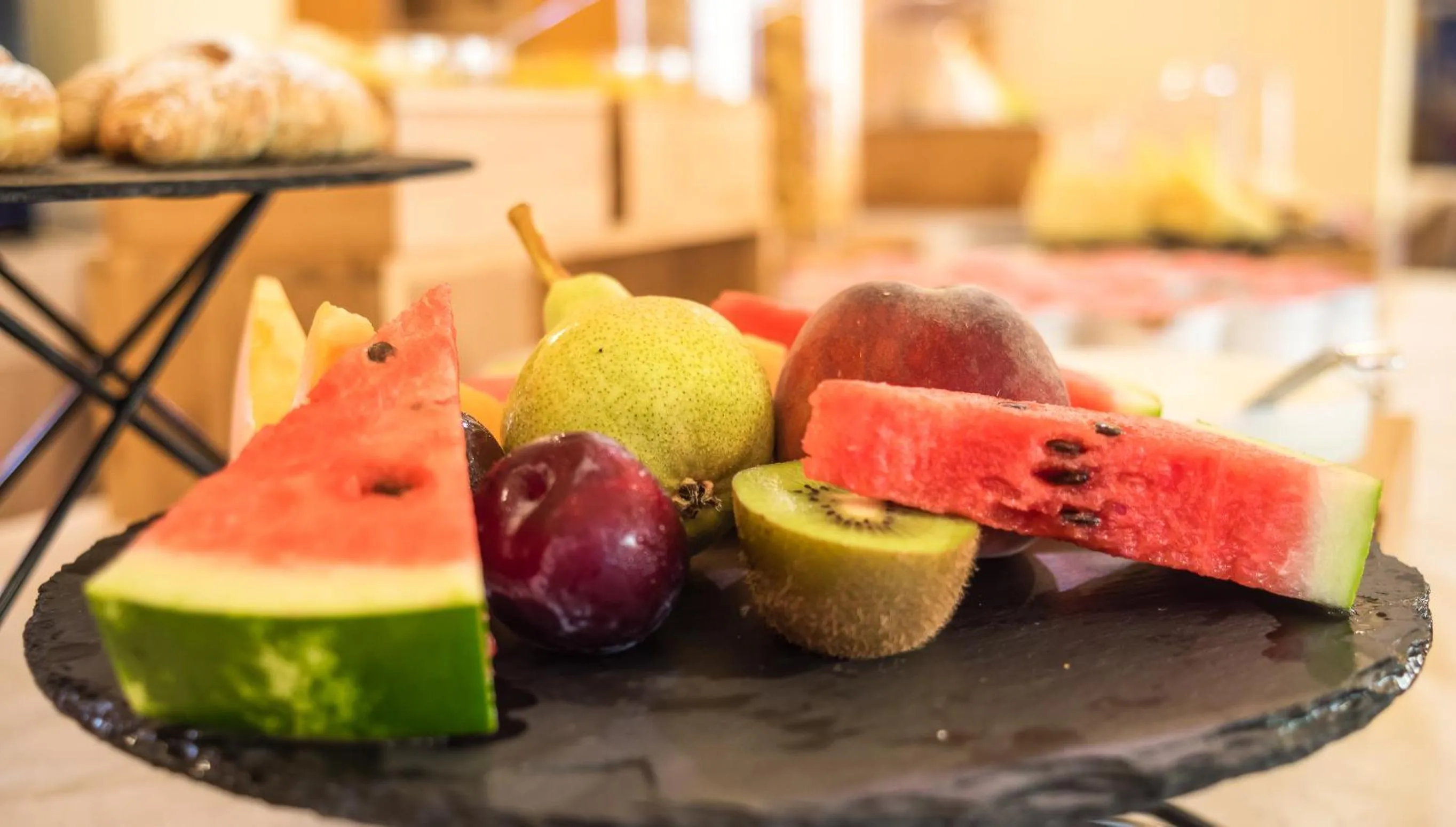 Continental breakfast in Hotel Da Vinci
