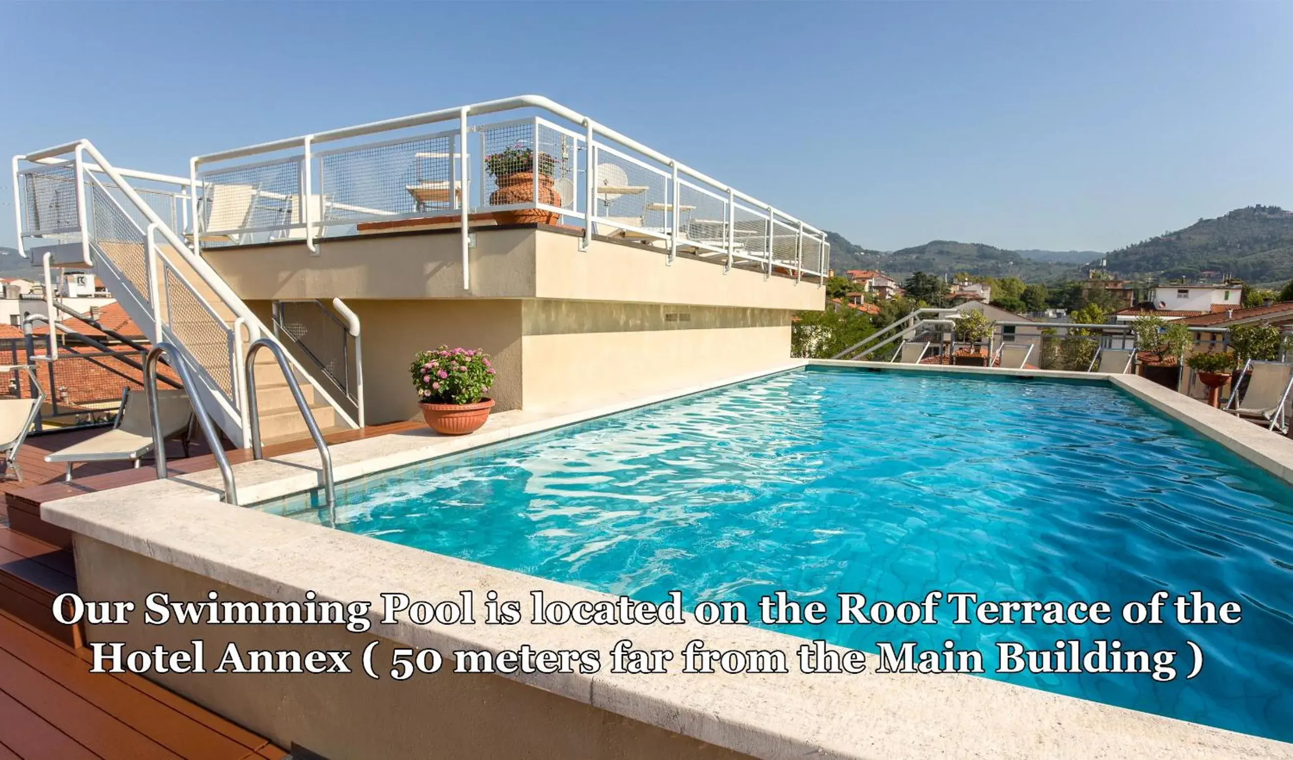 Pool view in Hotel Da Vinci Pool view in Hotel Da Vinci