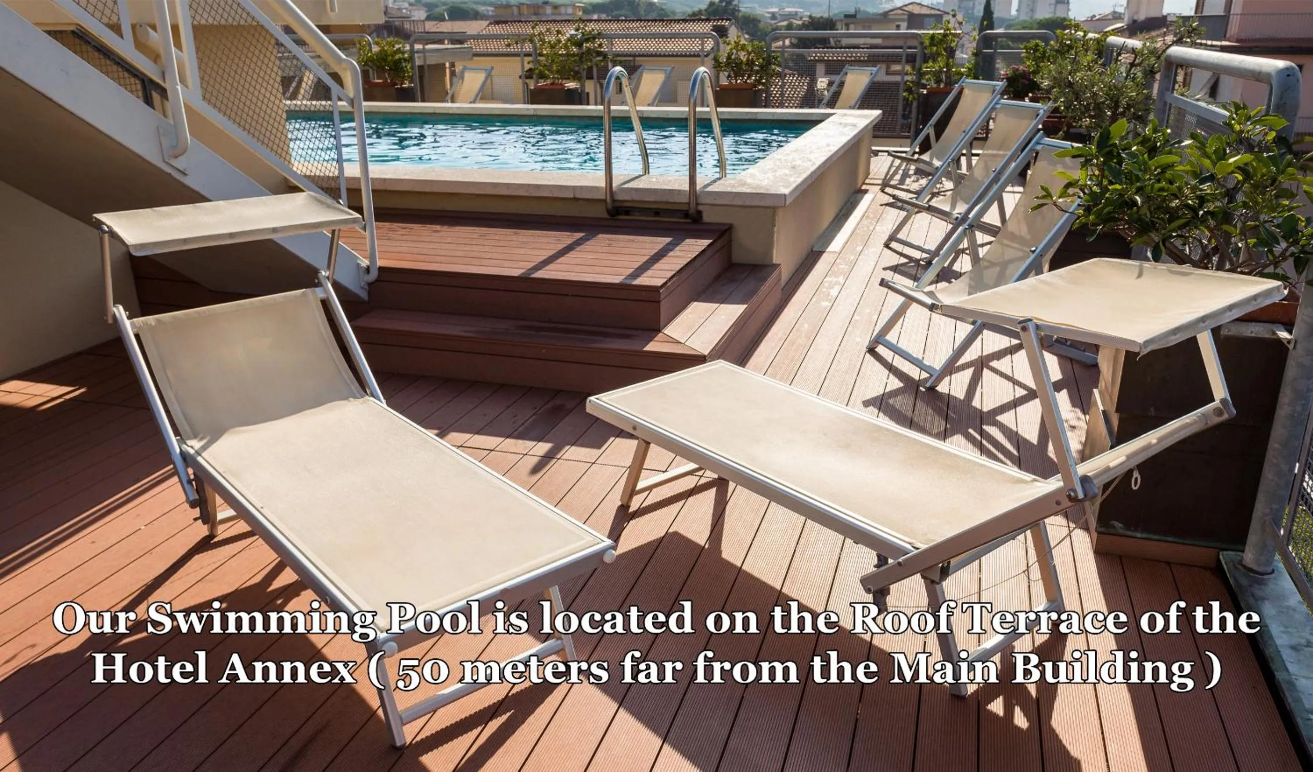 Pool view in Hotel Da Vinci