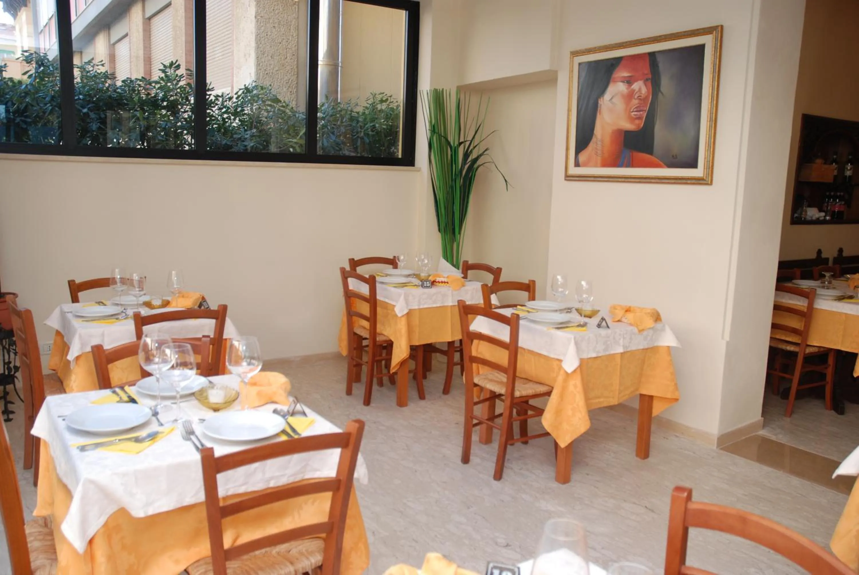 Restaurant/places to eat in Hotel Caribe