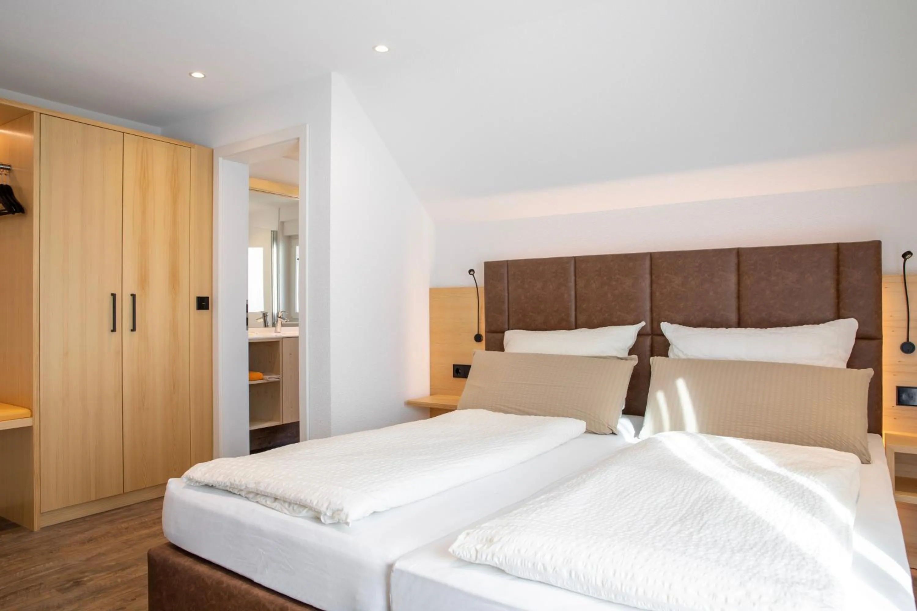 Deluxe Double Room with Balcony in Gasthof zum Ochsen
