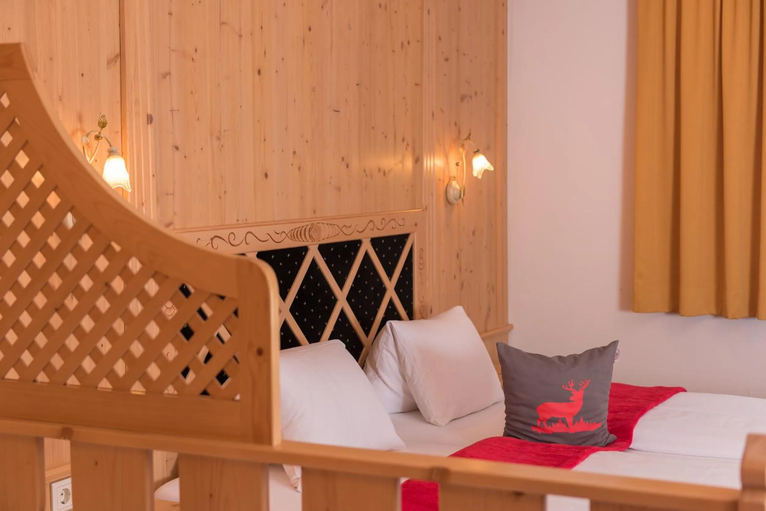 Bed in Hotel Mölltalerhof