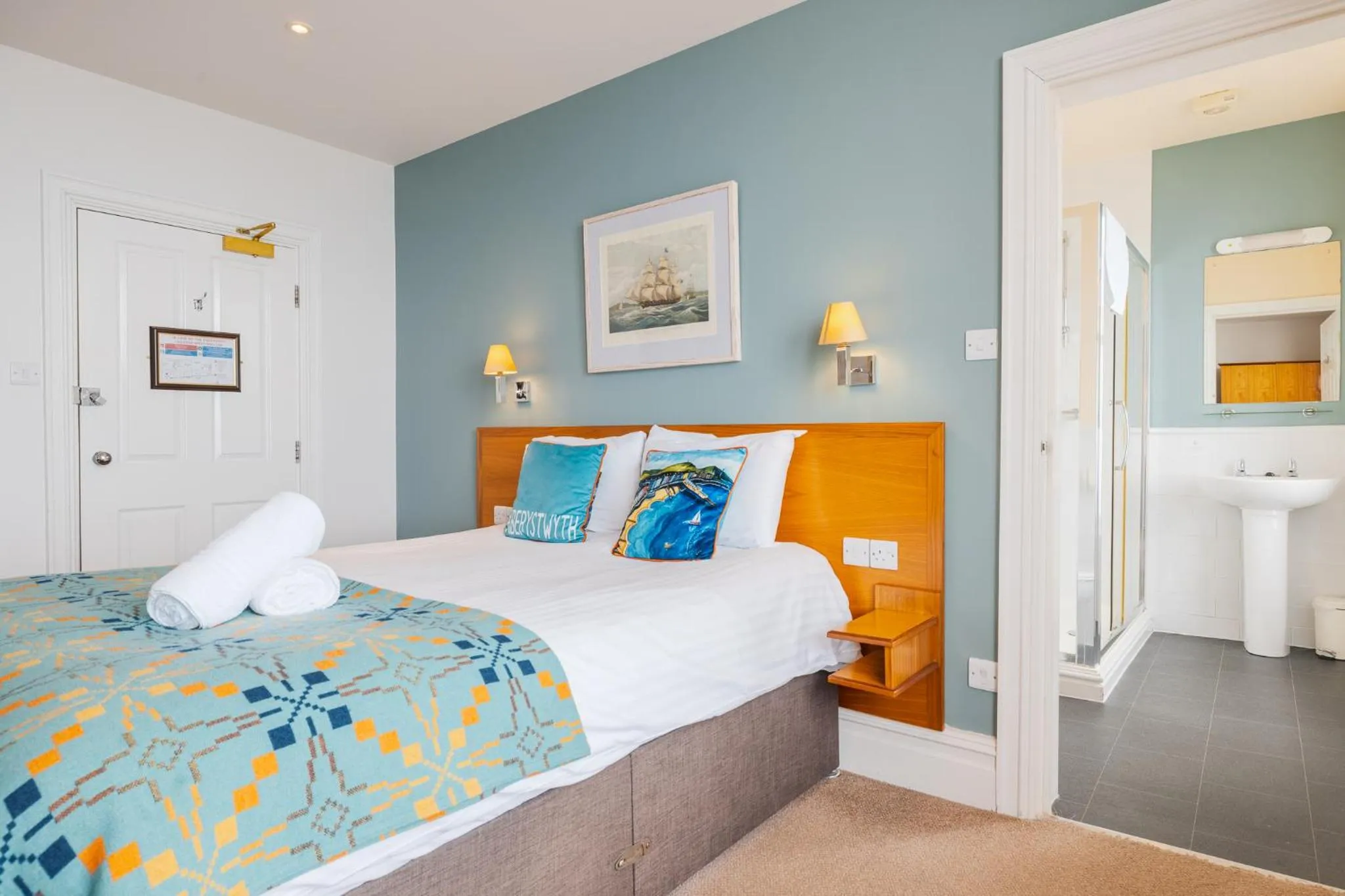 Bedroom, Bed in The Glengower