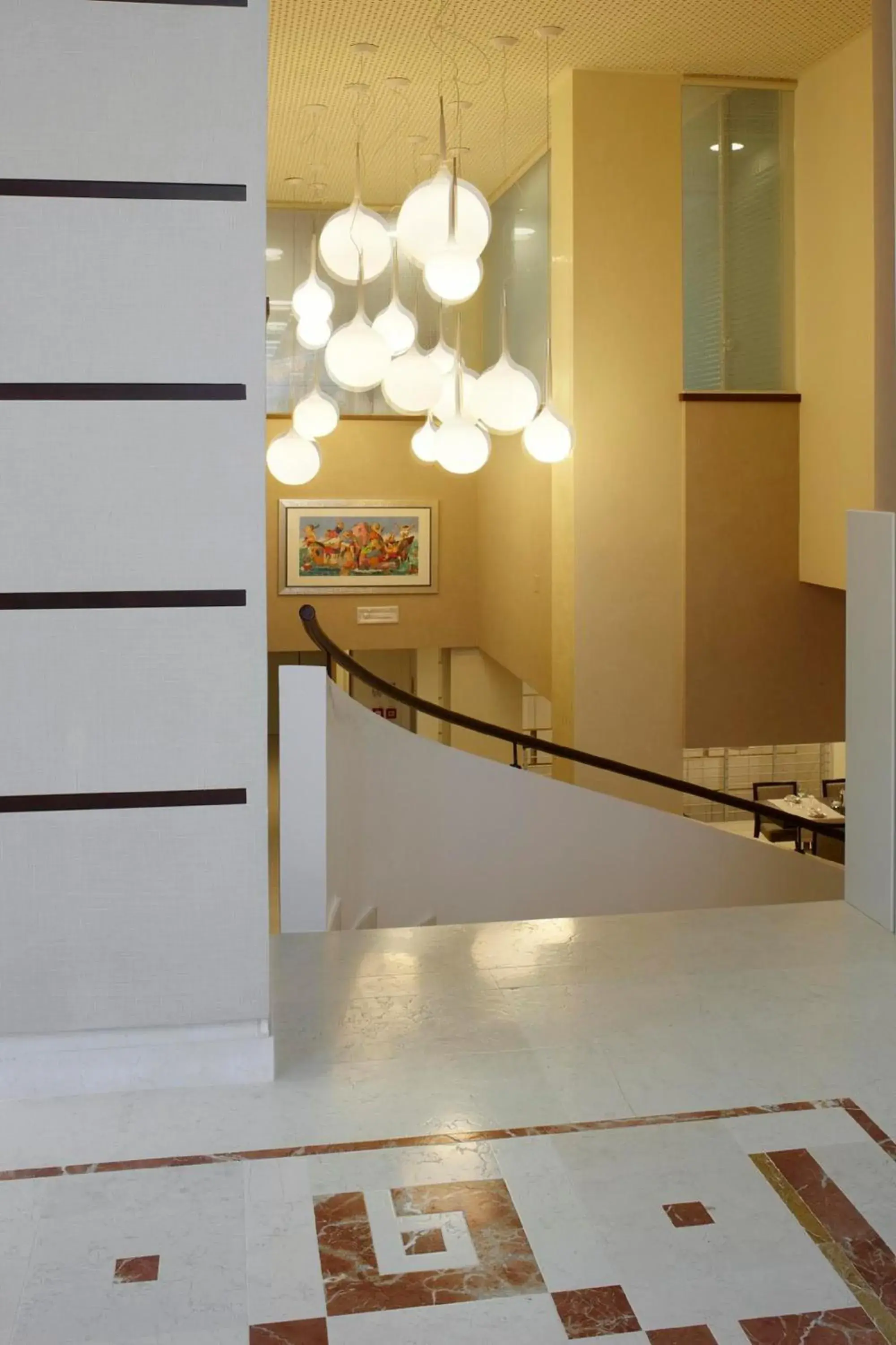 Restaurant/places to eat in Breaking Business Hotel Restaurant/places to eat in Breaking Business Hotel