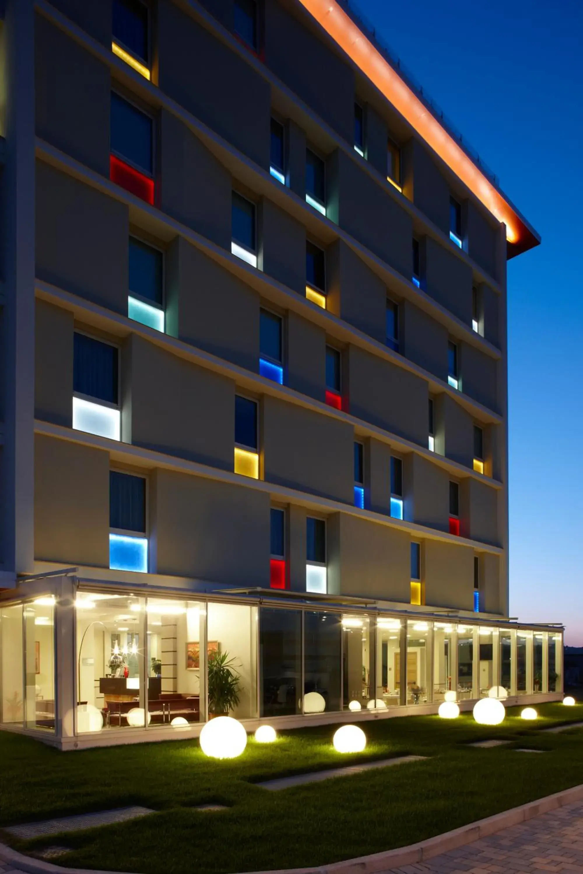 Facade/entrance in Breaking Business Hotel Facade/entrance in Breaking Business Hotel