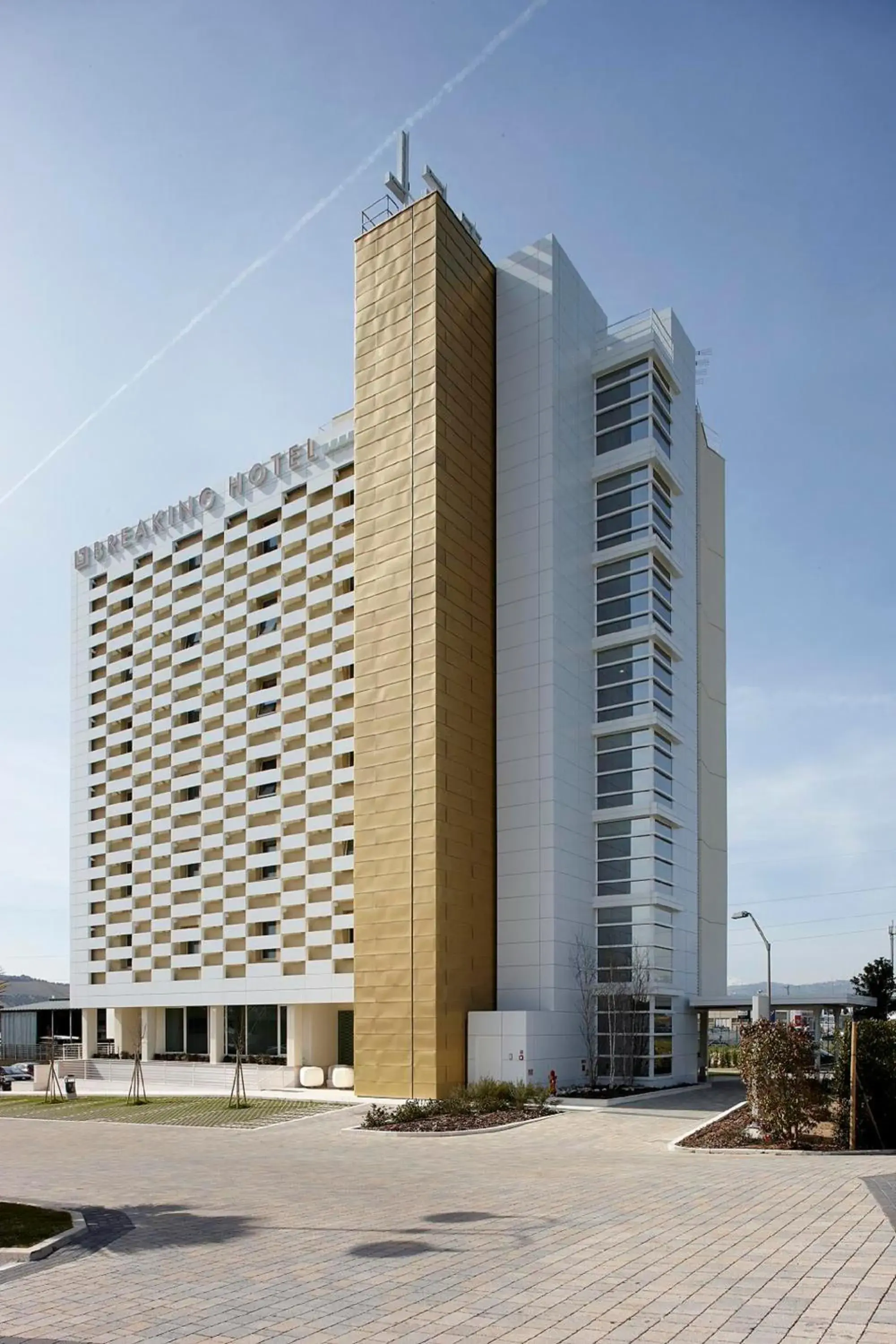 Facade/entrance in Breaking Business Hotel Facade/entrance in Breaking Business Hotel