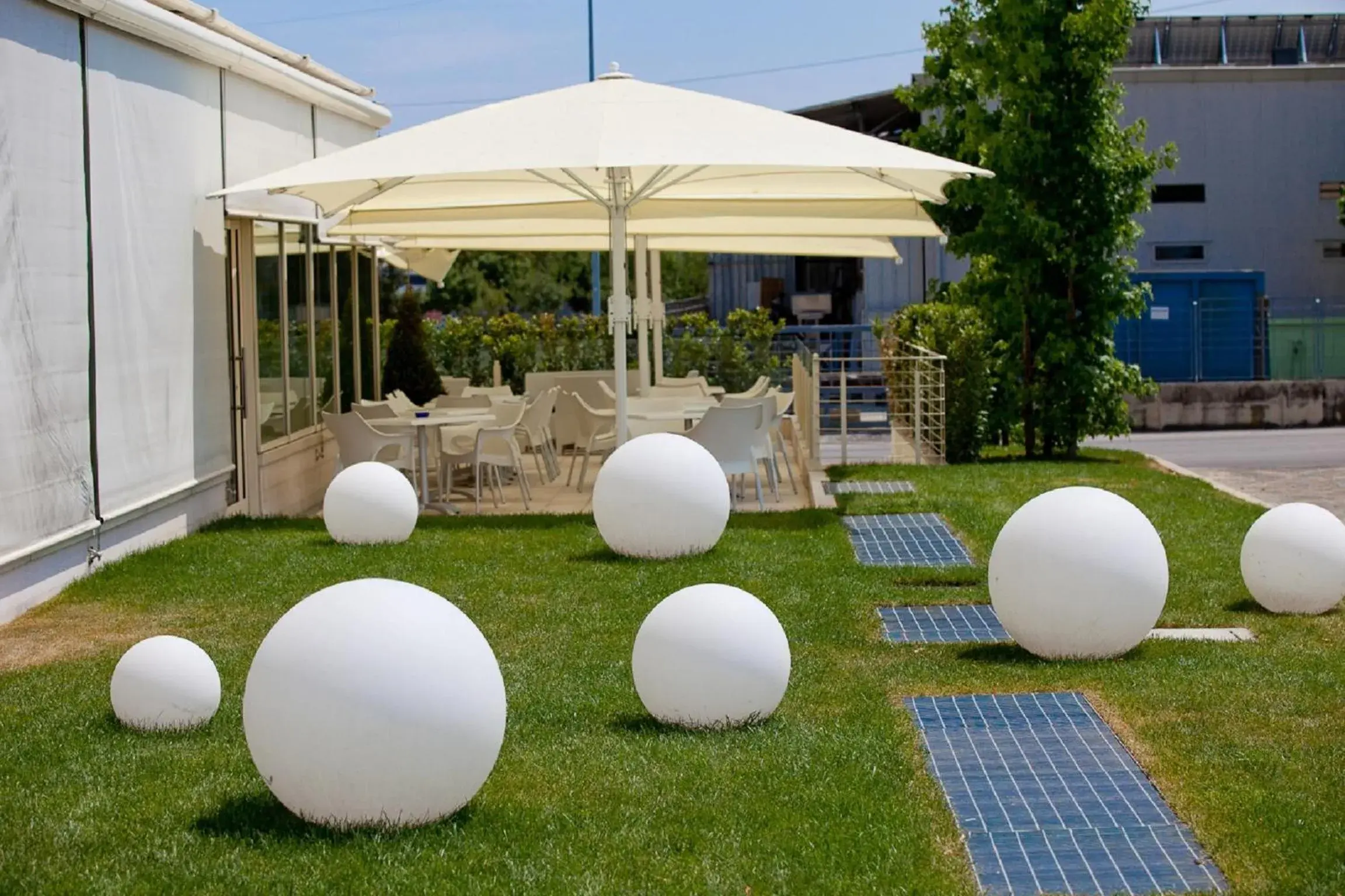 Facade/entrance in Breaking Business Hotel Facade/entrance in Breaking Business Hotel