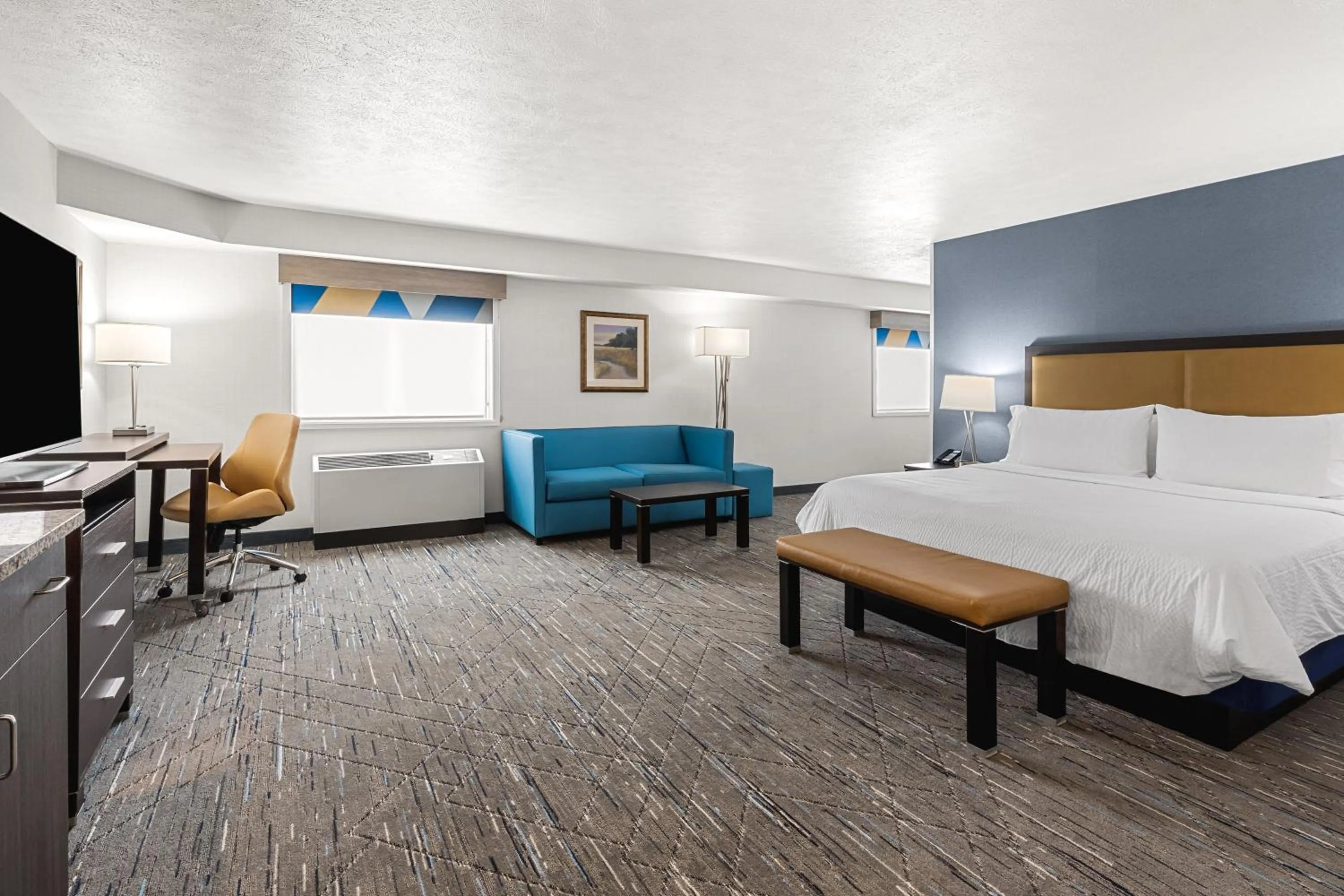 Photo of the whole room, Bed in Holiday Inn Express Wenatchee by IHG