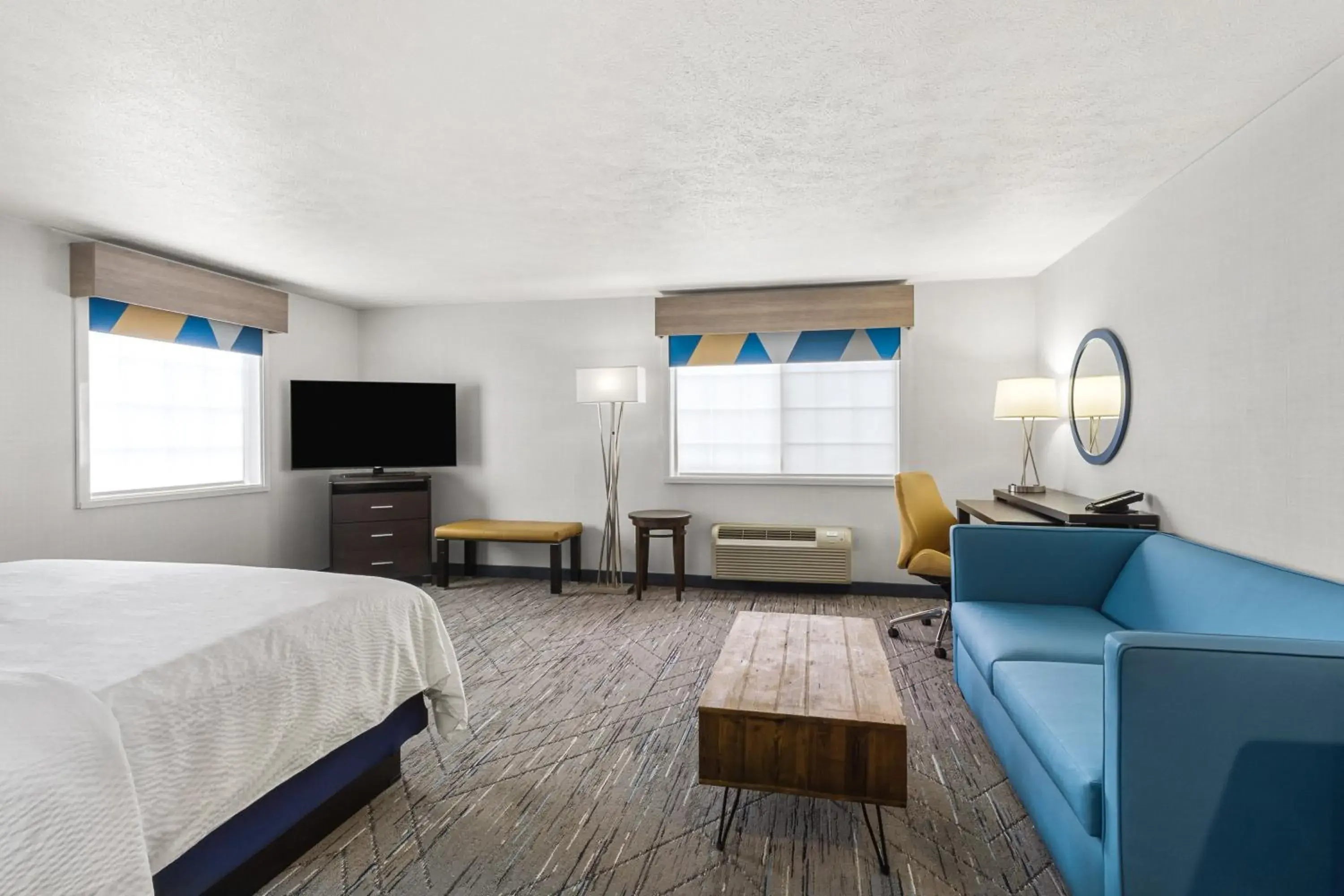 Photo of the whole room, Bed in Holiday Inn Express Wenatchee by IHG Photo of the whole room, Bed in Holiday Inn Express Wenatchee by IHG