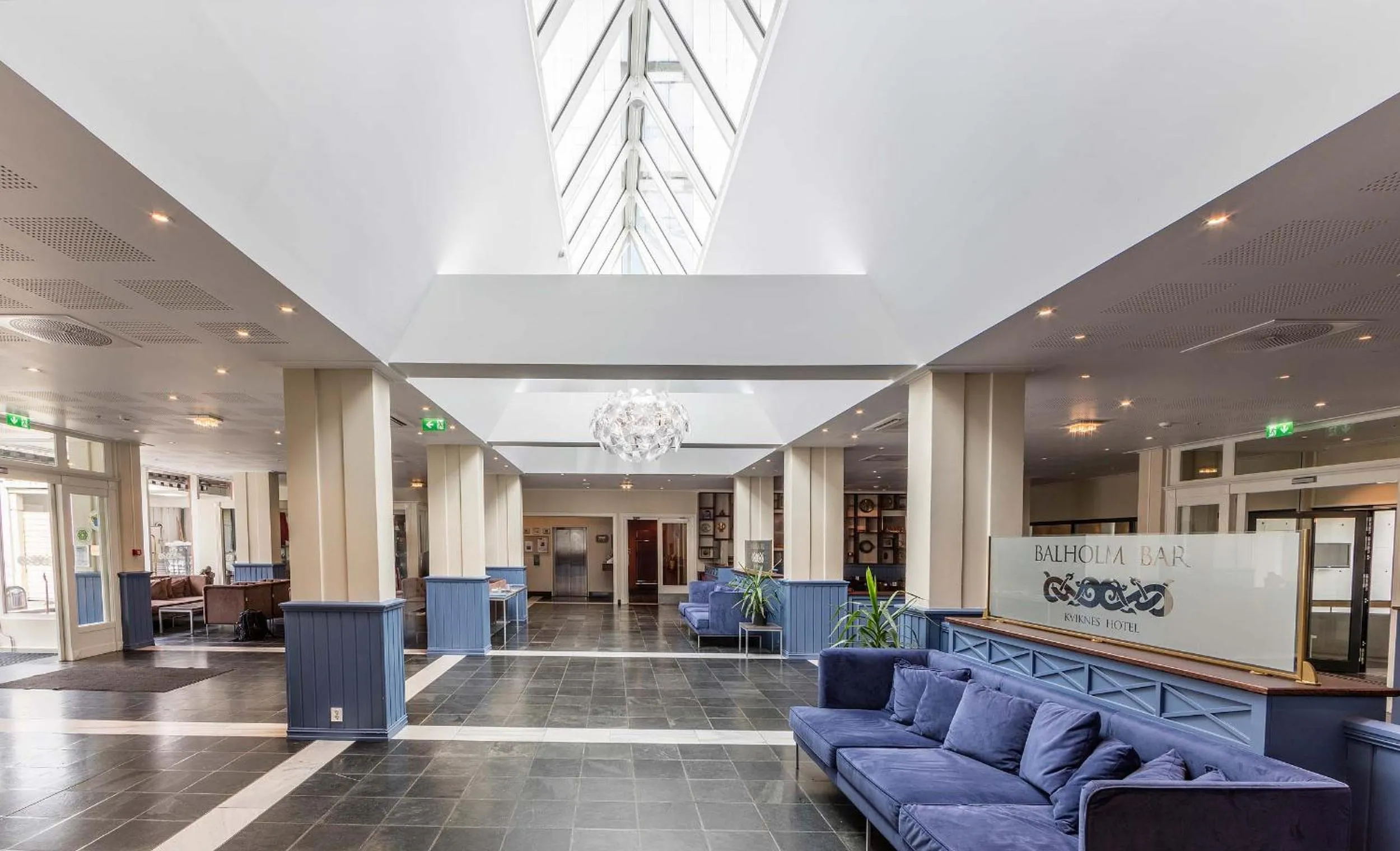 Lobby or reception in Kviknes Hotel