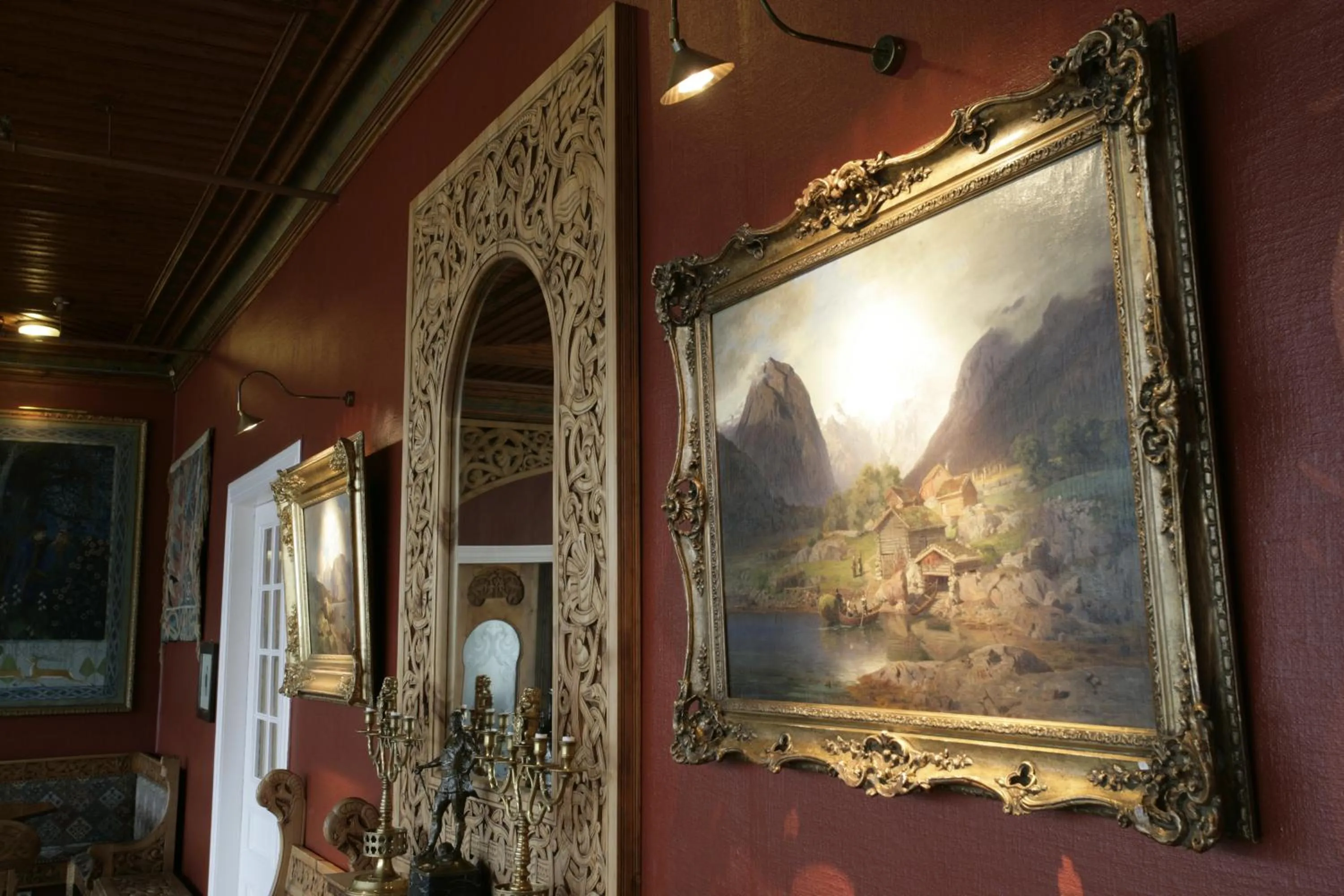 Lounge or bar in Kviknes Hotel