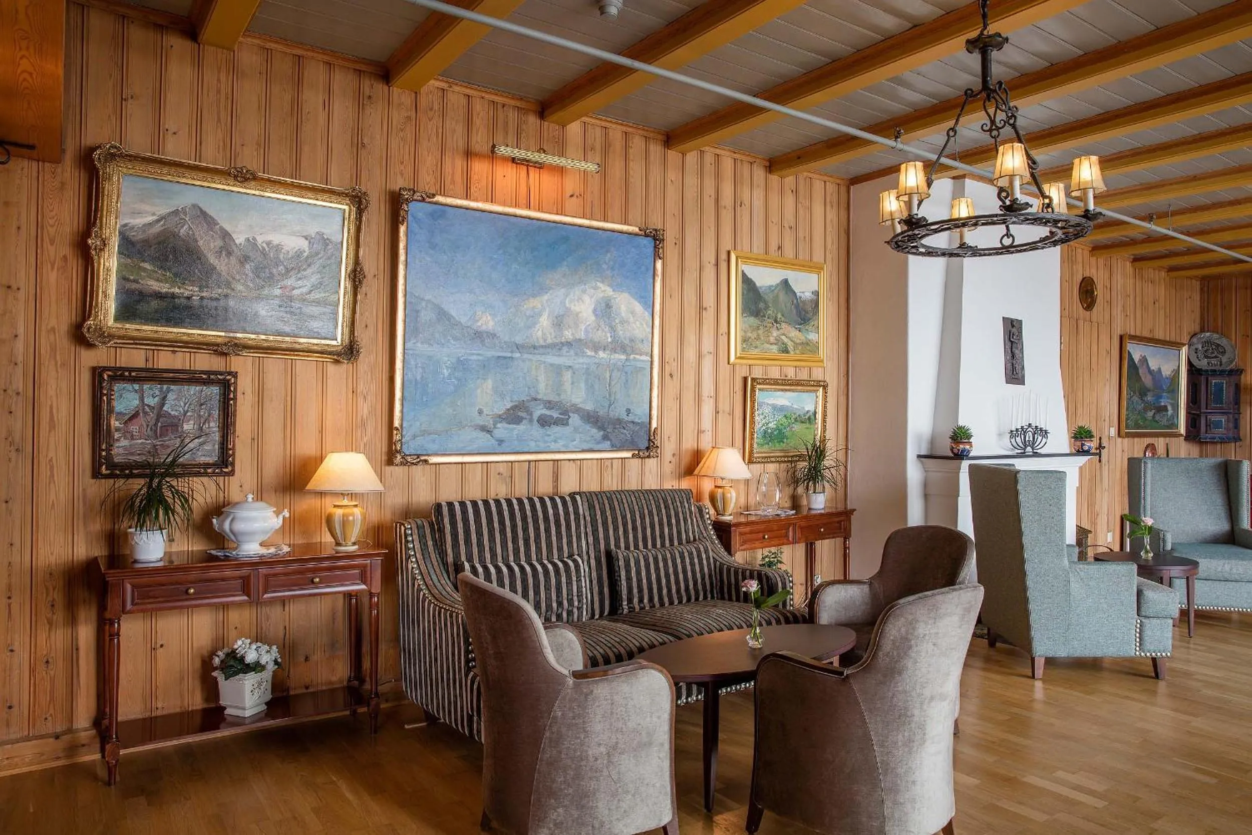 Lounge or bar in Kviknes Hotel